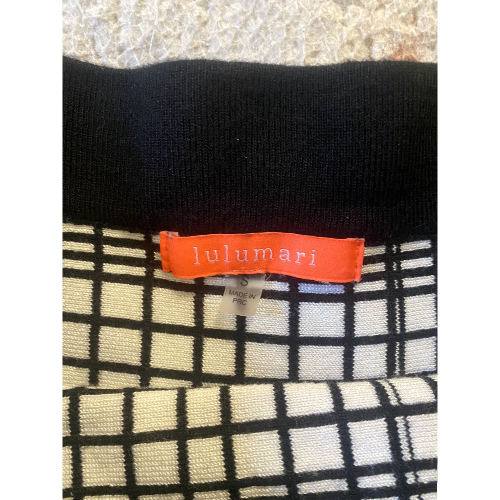 Vintage Lulumari Geometric Mini Shirt Stretch Waist Black & White Women’s Size S Skirt - Regular Wool? Wait, no. Size S / US 4 / IT 40 - 3 Thumbnail