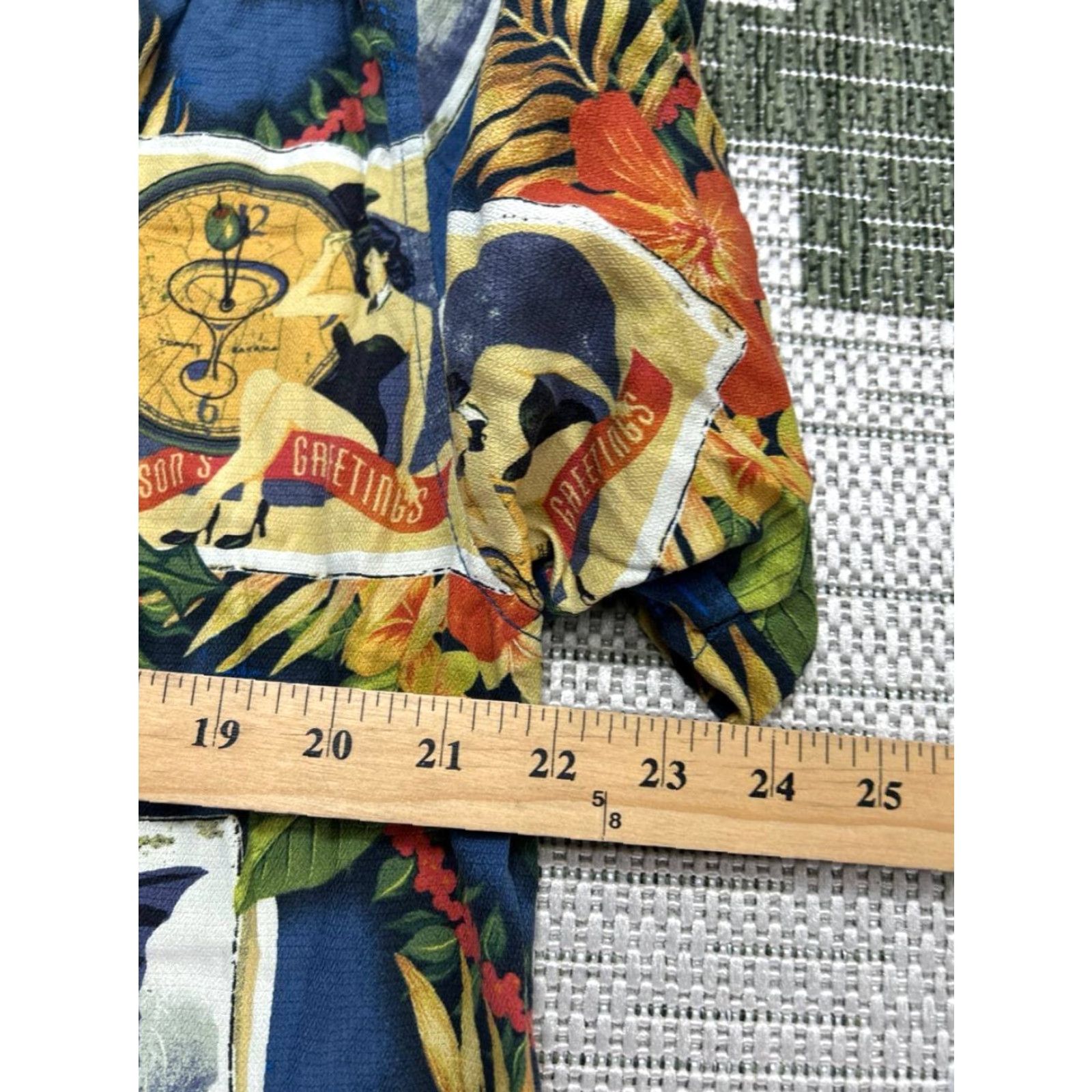 Tommy Bahama Tommy Bahama Shirt Mens L Multicolor Christmas Hawaiian Holiday Button-Up Shirt Size US L / EU 52-54 / 3 - 7 Thumbnail