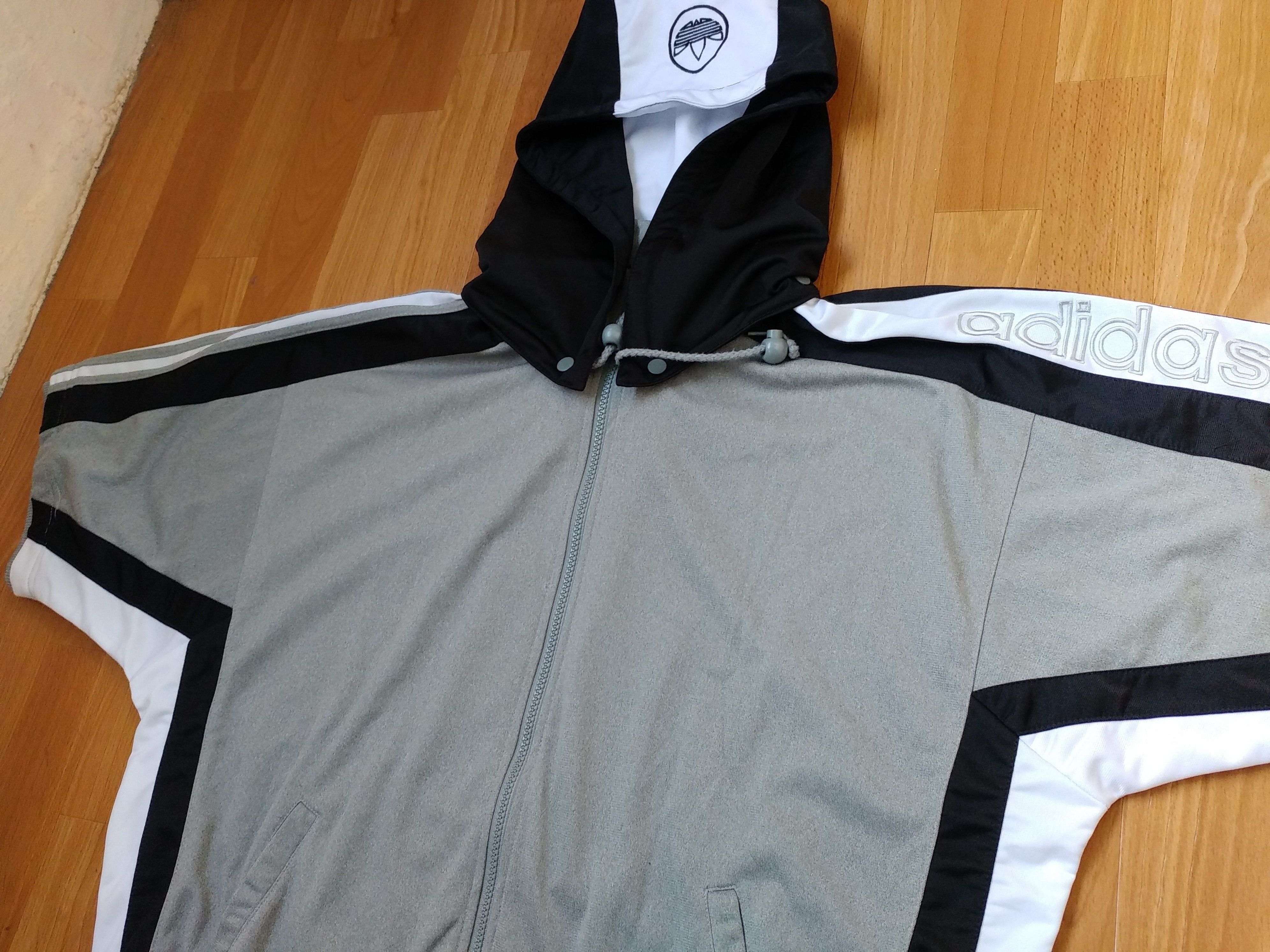 Adidas ADIDAS jersey, buttoned vintage hip hop t-shirt of 90s M Size US M / EU 48-50 / 2 - 6 Thumbnail