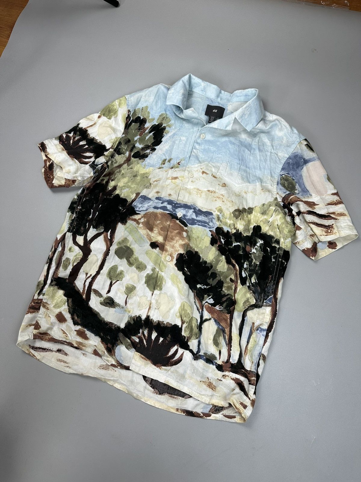 H&M H&M basic Silk Button Short Sleeve Shirt Nature Pattern Size US M / EU 48-50 / 2 - 1 Thumbnail