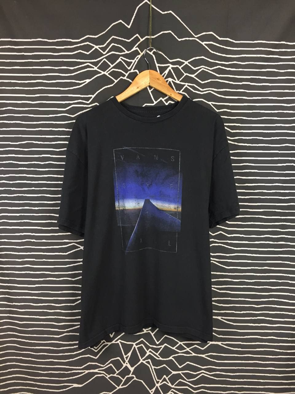 Vans Vans Off The Wall Big Logo Skateboards Tee Size US XL / EU 56 / 4 - 1 Thumbnail