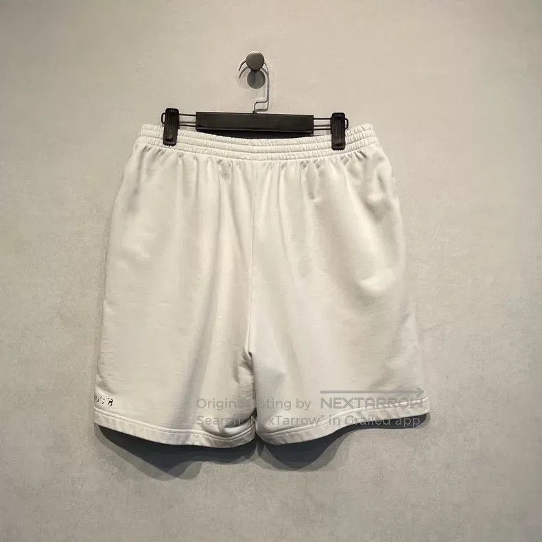 Balenciaga Balenciaga Size S White double B logo shorts Size US 27 - 2 Thumbnail