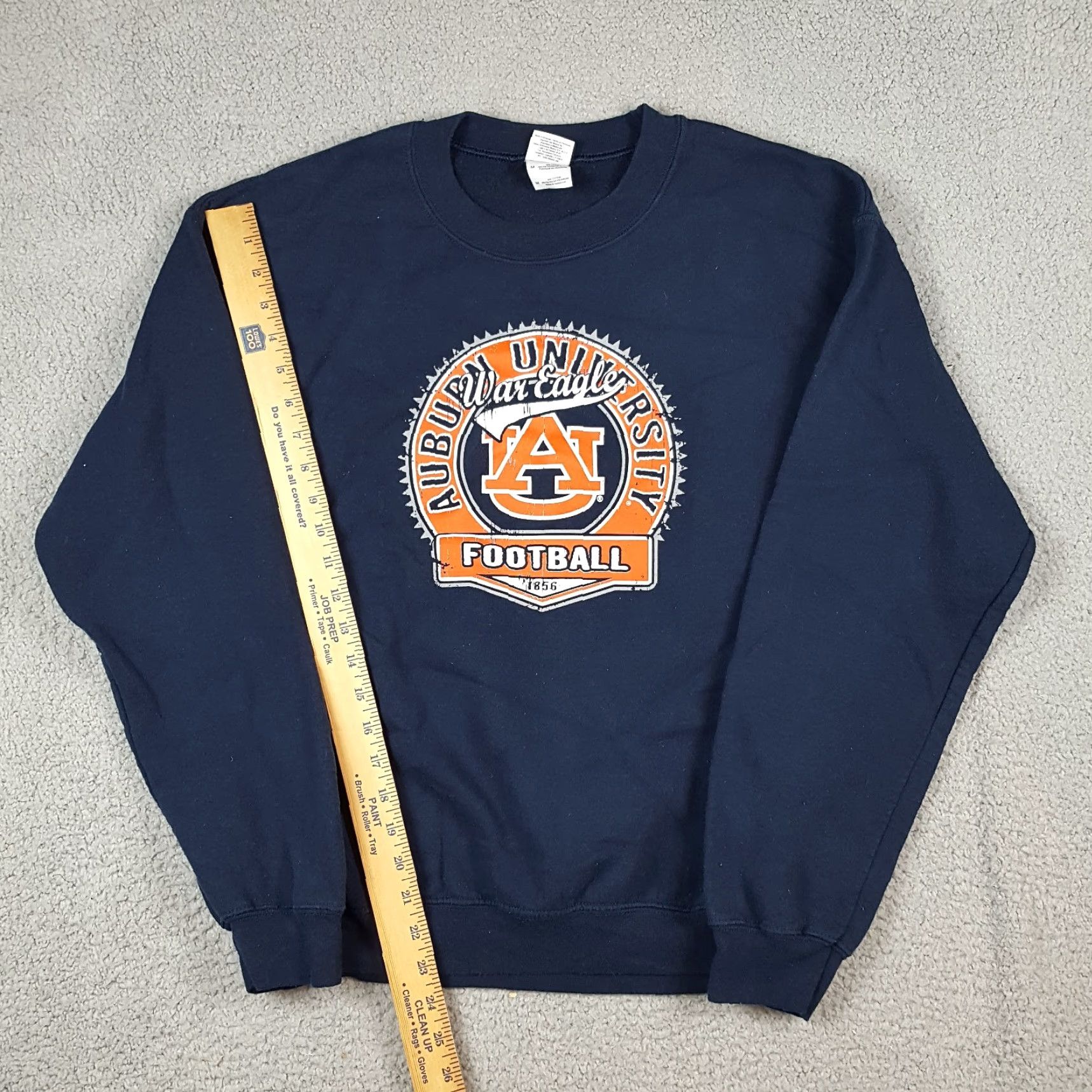 Gildan VINTAGE Auburn University Tigers Football Size M Pullover Crewneck Sweatshirt Blue M Sweatshirt College War Eagle Mens Size US M / EU 48-50 / 2 - 8 Thumbnail