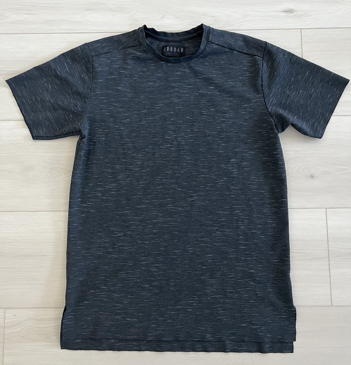 Jordan Brand RARE Jordan lux tech fleece extended vented hem shirt sz M Size US M / EU 48-50 / 2 - 1 Thumbnail