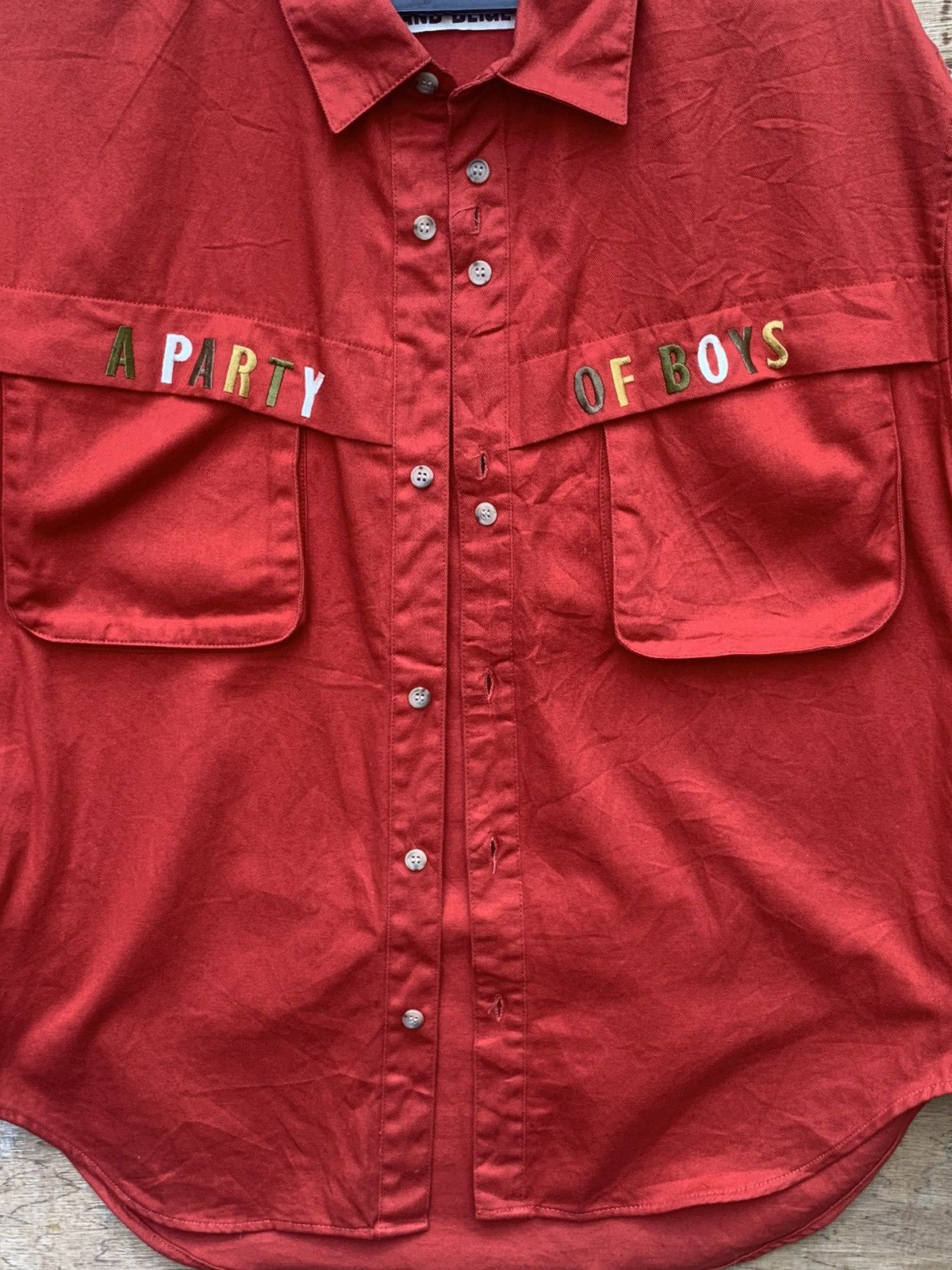 Japanese Brand SAND BEIGE A PARTY OF BOYS Slang Pocket Button Ups Shirt Size US L / EU 52-54 / 3 - 19 Thumbnail