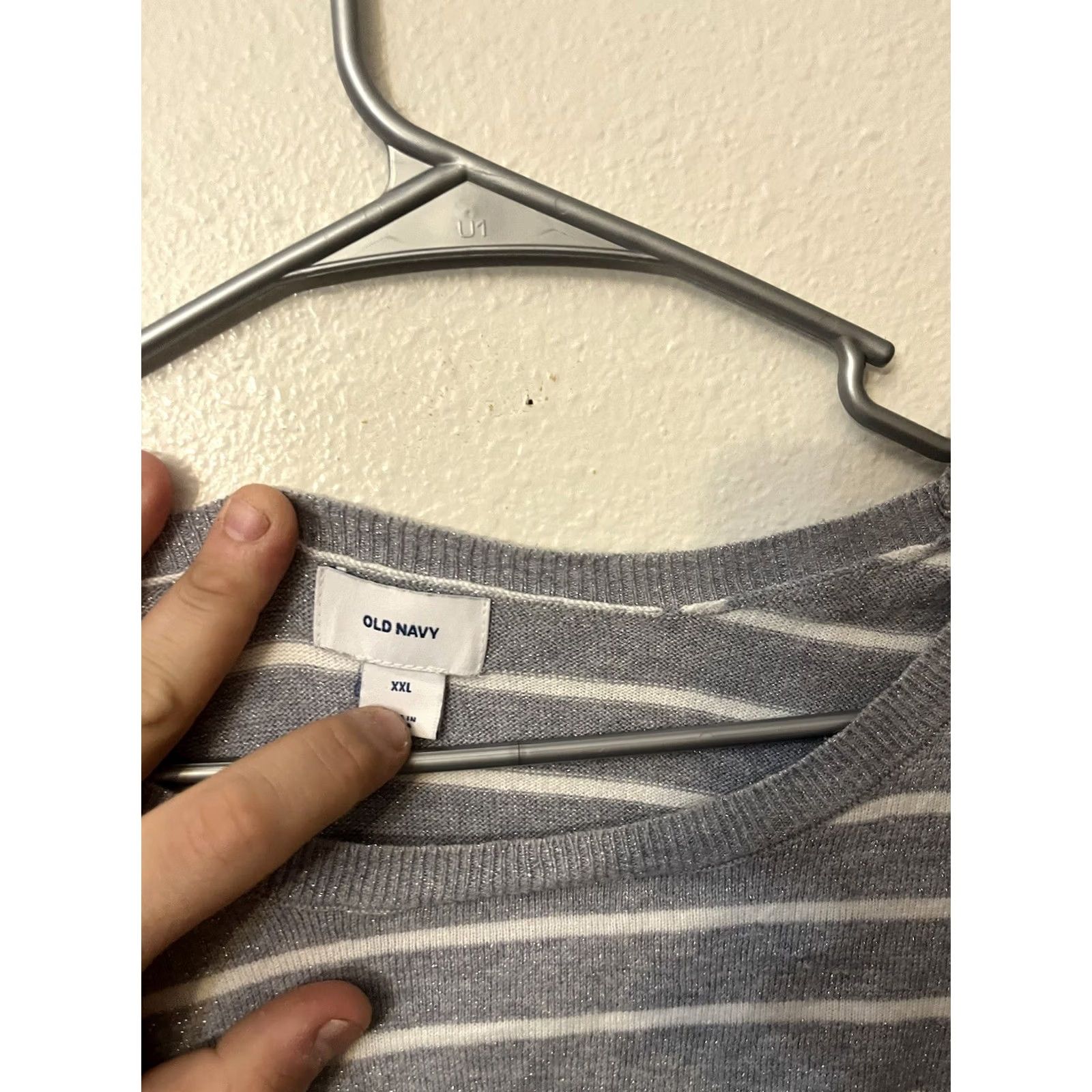 Old Navy Old Navy Womens Pullover Sweater Size XXL Gray White Striped LS V-Neck Size XXL / US 16-18 / IT 52-54 - 2 Thumbnail