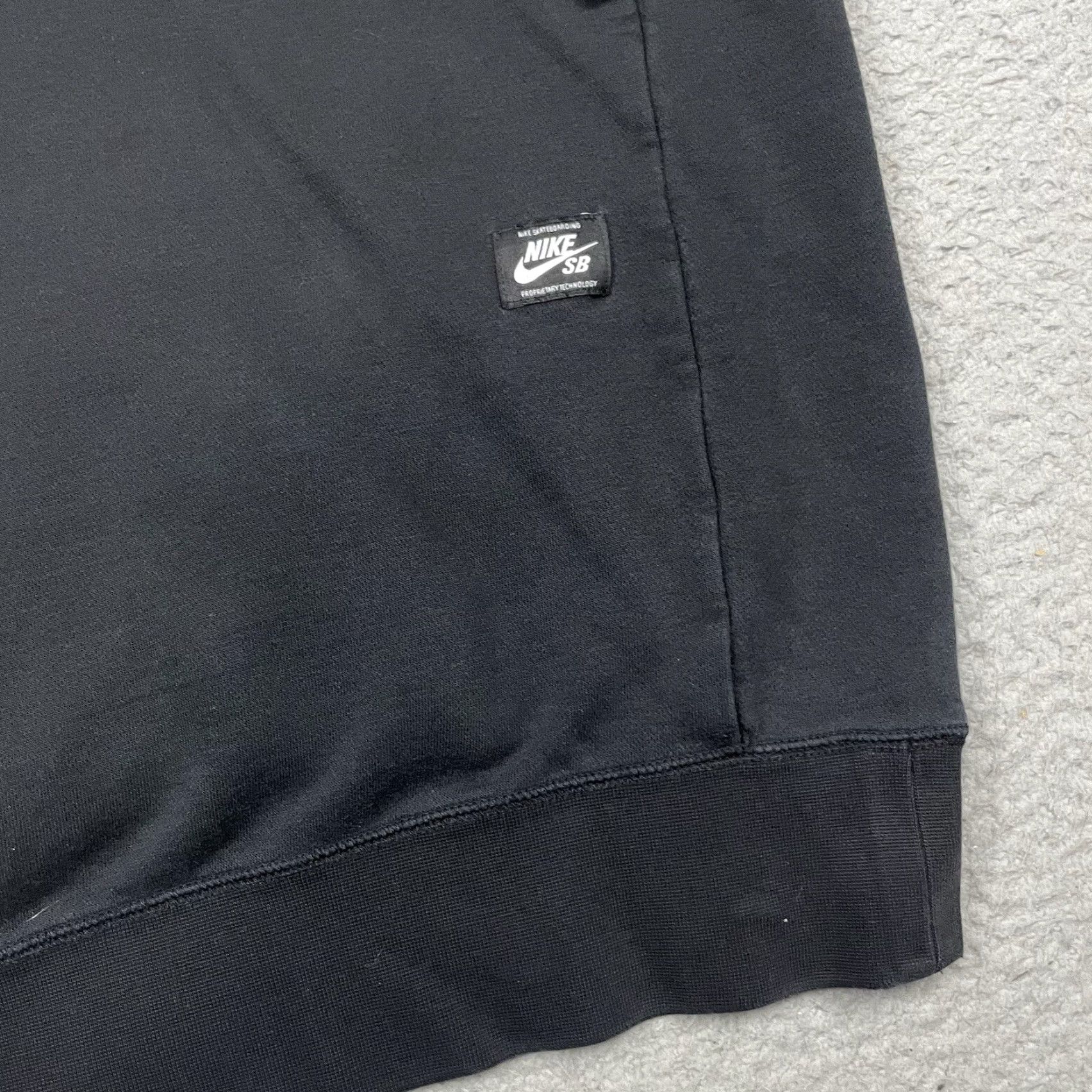Nike VINTAGE Nike SB Sweatshirt Hoodie Adult L Black Logo 90s Grunge Skateboarding Y2K Size US L / EU 52-54 / 3 - 6 Thumbnail