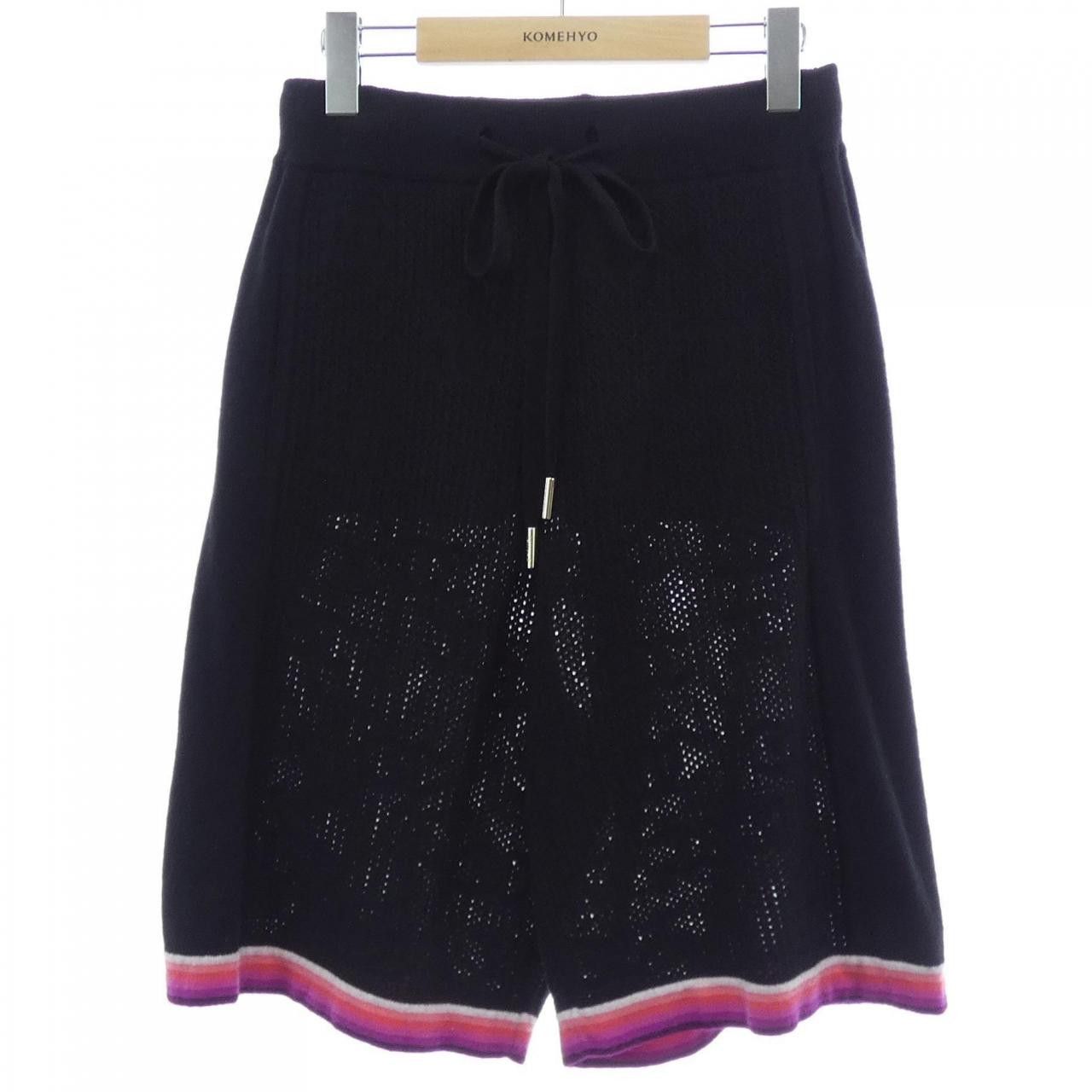Chanel Chanel Chanel P76544K11011 Cashmere Blend Shorts Textile Shorts P76544K11011 DUTY FREE for USA Size ONE SIZE - 1 Thumbnail