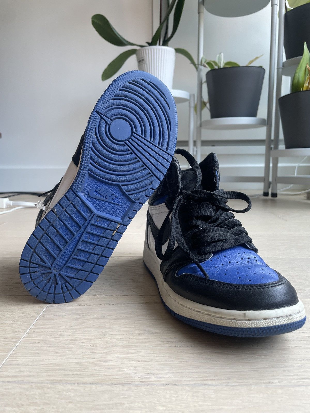 Jordan Brand Jordan 1 Retro High Royal Toe Size US 4.5 / IT 34.5 - 1 Thumbnail