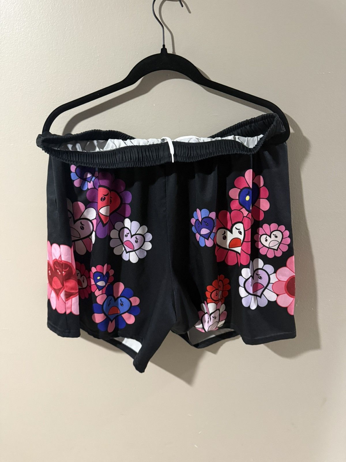 Other Black heart shorts XXL Size US 41 - 2 Thumbnail