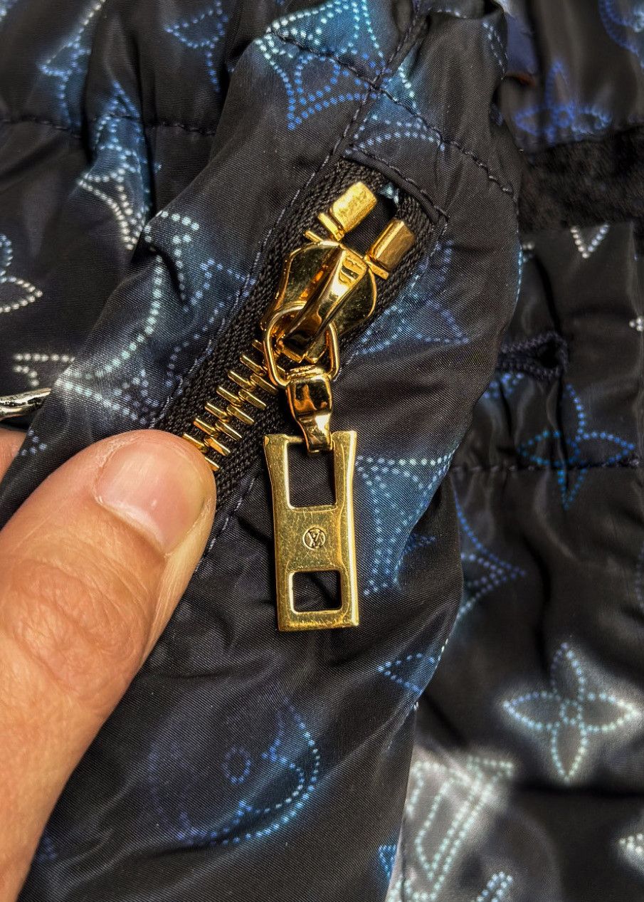 Louis Vuitton Louis Vuitton Blue Mahina Monogram Nylon Jogger Pants Size 27" / US 4 / IT 40 - 6 Thumbnail