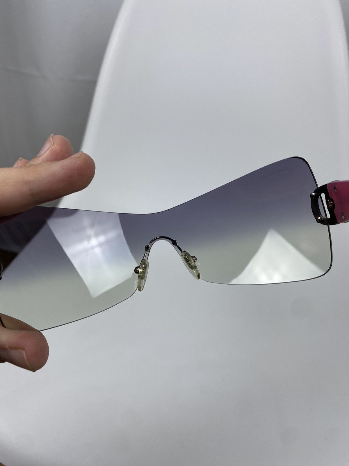 Salvatore Ferragamo Salvatore Ferragamo Gradient Sunglasses Mask Sequin Size ONE SIZE - 9 Thumbnail
