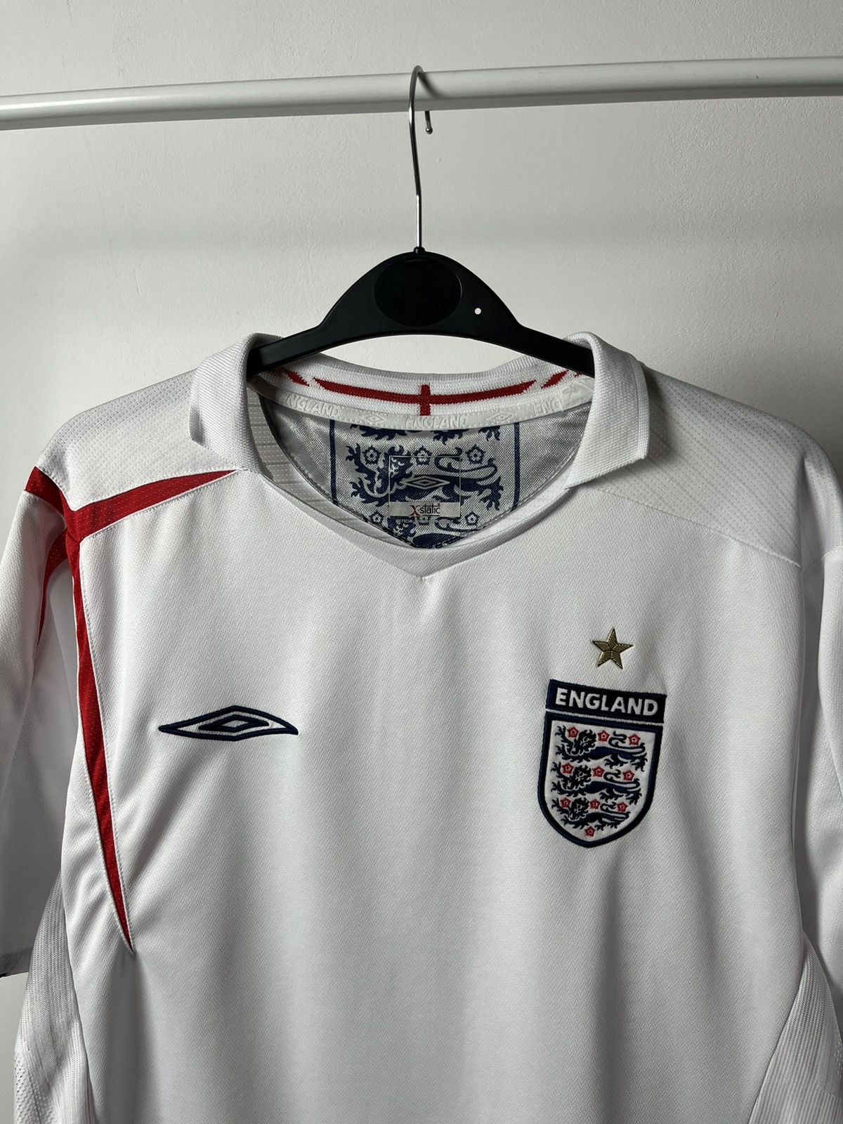 Umbro UMBRO ENGLAND 2005 2006 HOME FOOTBALL SOCCER JERSEY T SHIRT Size US L / EU 52-54 / 3 - 2 Thumbnail