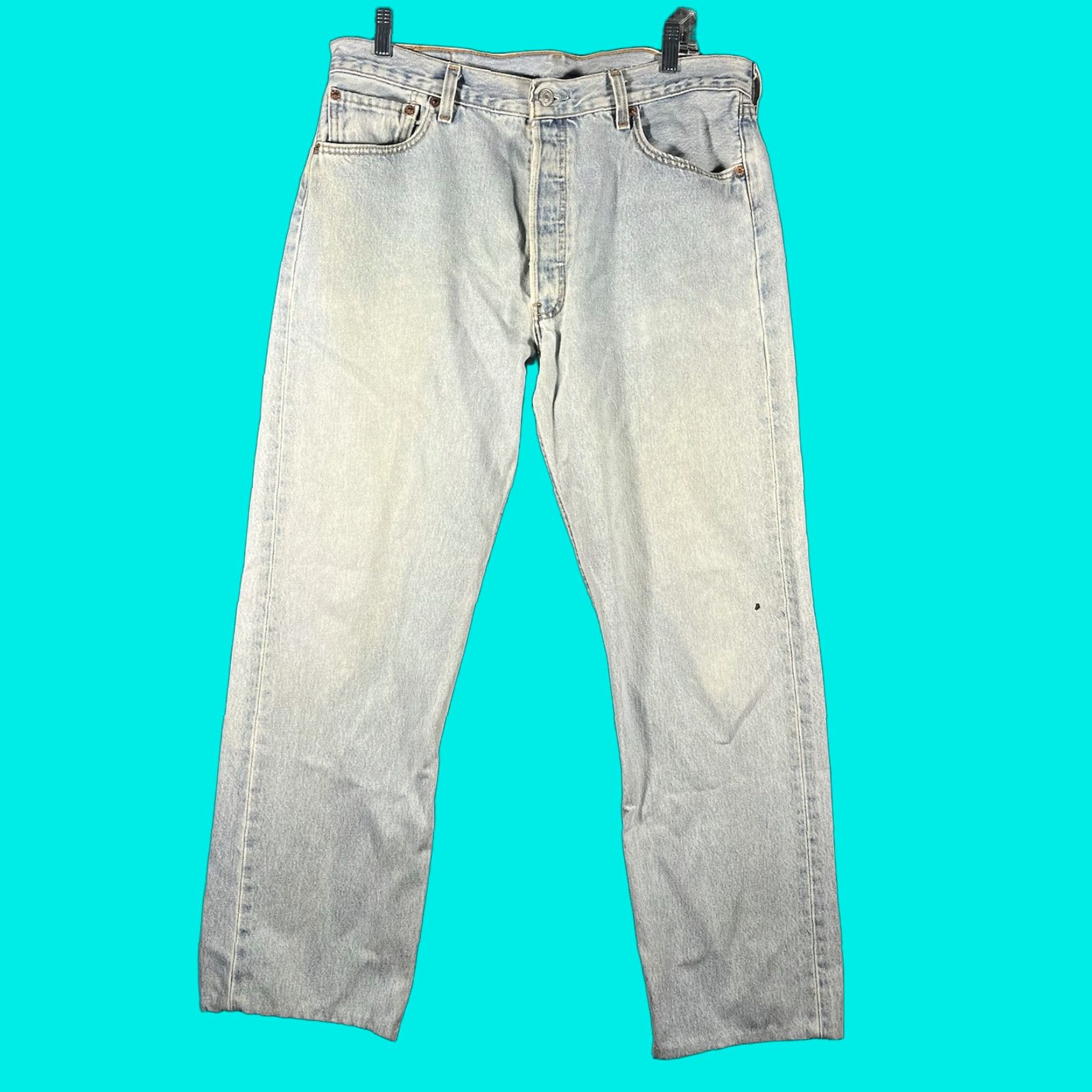 Levi's VINTAGE Levi's 501 Jeans USA 36x30 Light Wash 1998 1997 90s Distressed? No Fest? (But must only use original words) Size US 36 / EU 52 - 1 Thumbnail