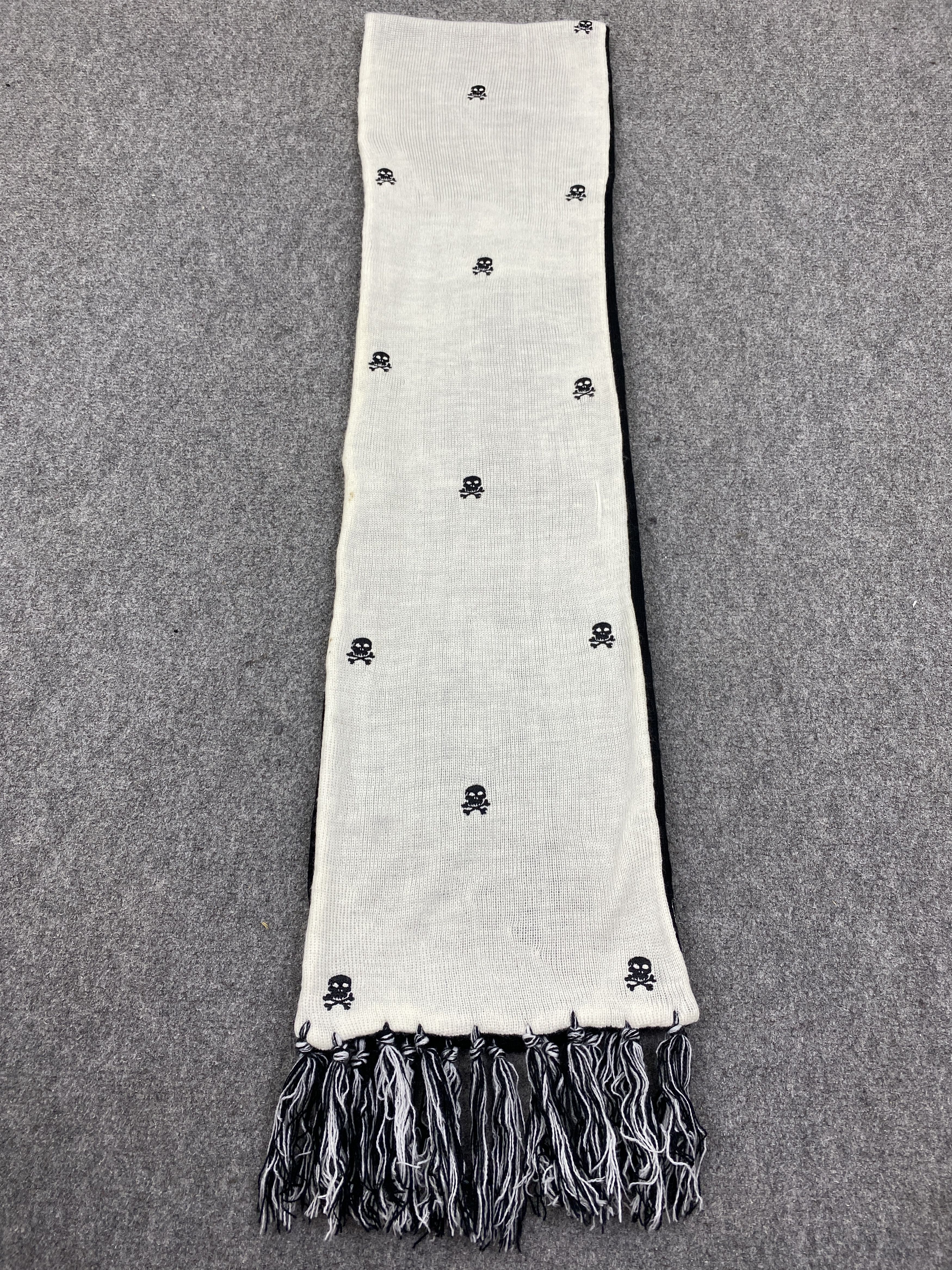 Japanese Brand Vintage Skull Design Scarf / Muffler / Wool Scarf - SC0077 Size ONE SIZE - 3 Thumbnail