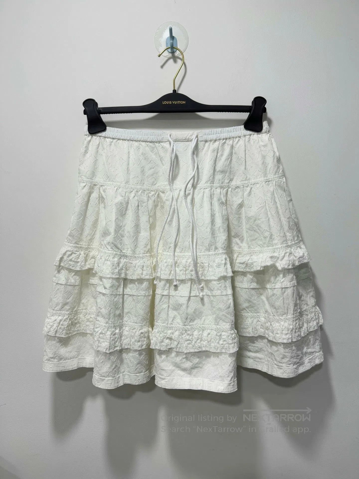 Louis Vuitton Louis Vuitton White Pleated Pattern Skirt. Size 33" - 1 Thumbnail