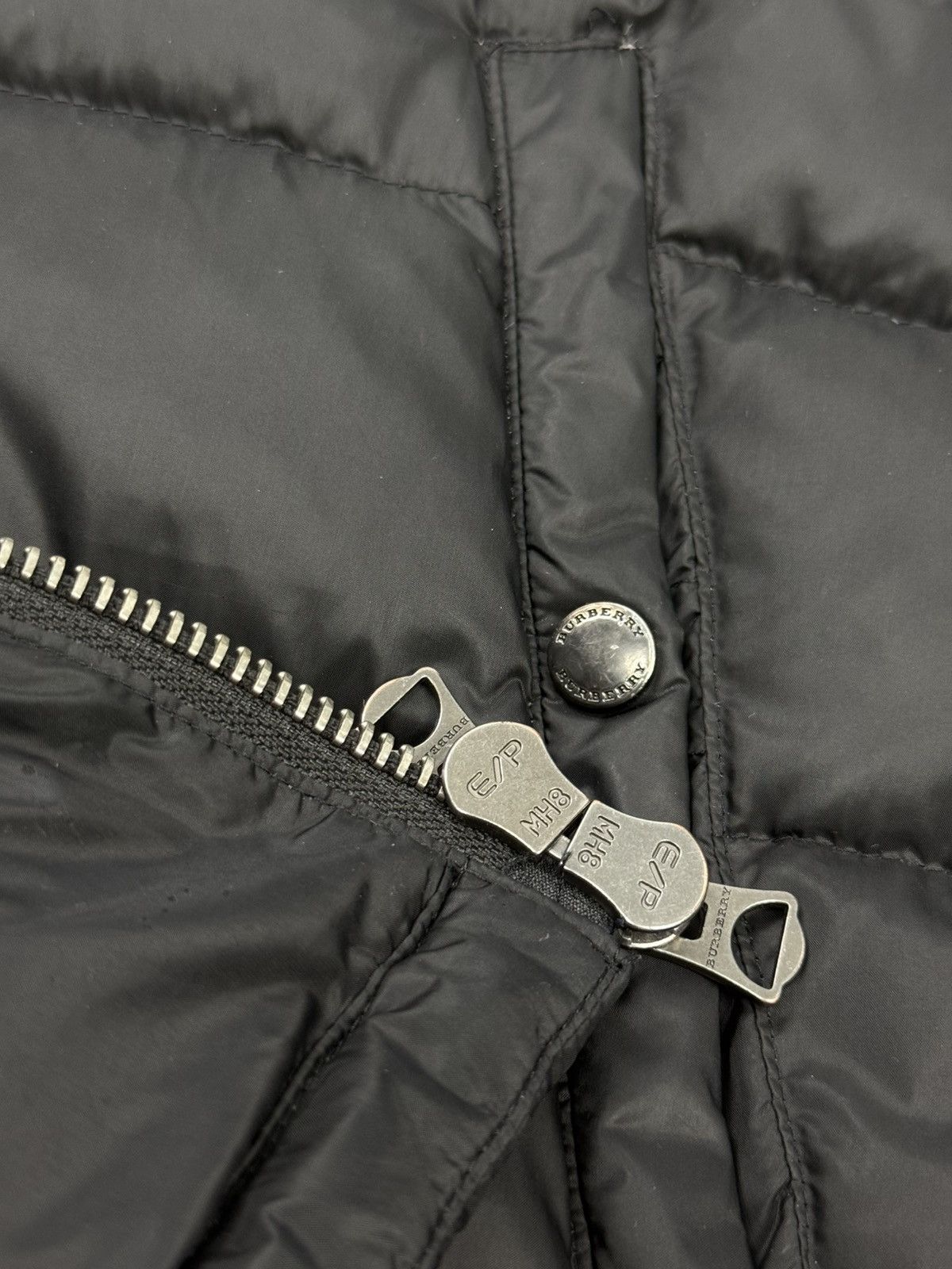 Burberry Burberry Nova Check Men’s Down Puffer Jacket Size US L / EU 52-54 / 3 - 15 Thumbnail