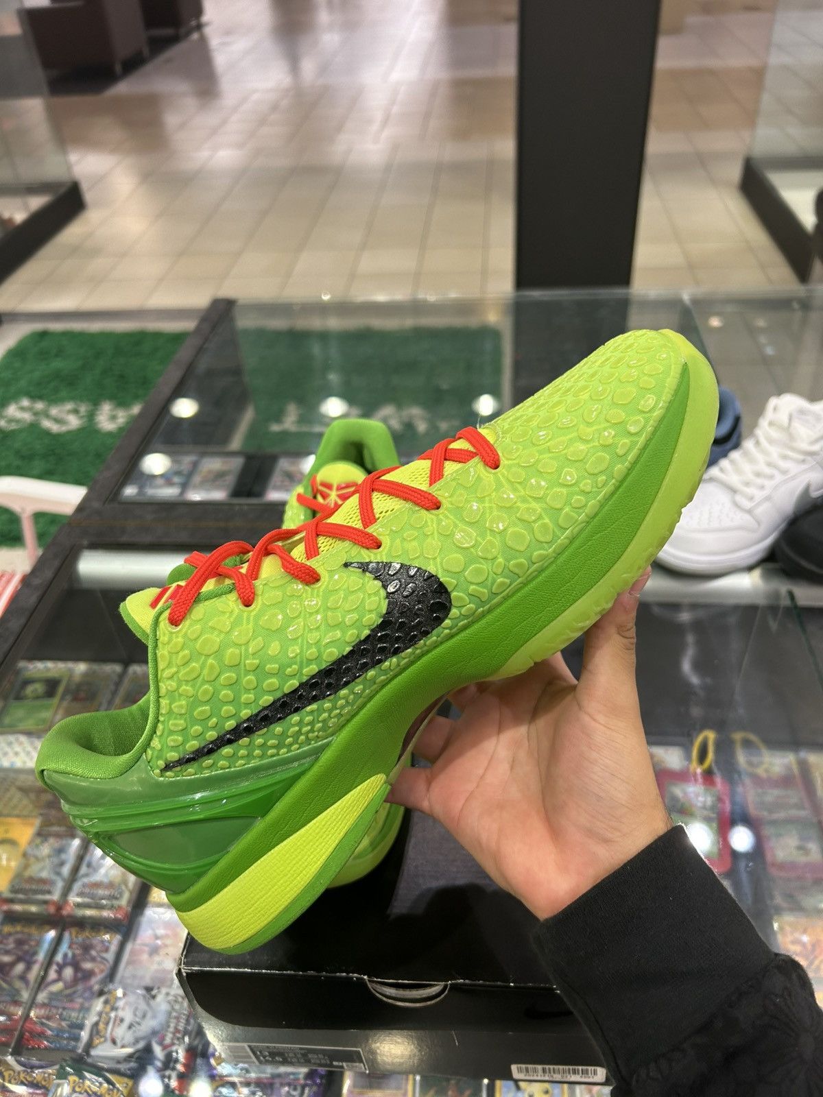 Nike Nike kobe grinch 2020 Size US 13 / EU 46 - 5 Thumbnail