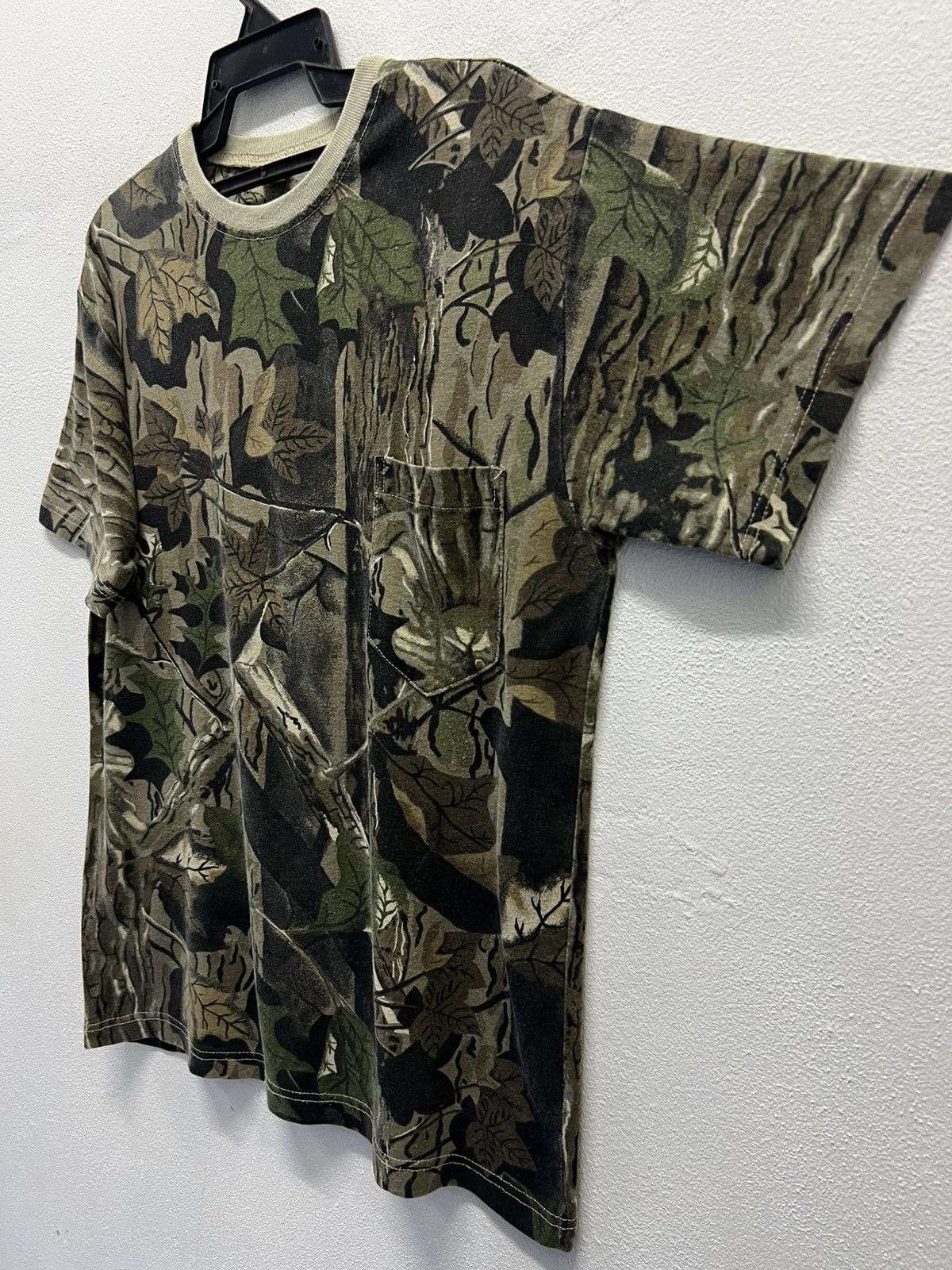 Vintage VINTAGE TALL TIMBER OUTDOORS CAMOUFLAGE OAK LEAF TEE SHIRT Size US XL / EU 56 / 4 - 5 Thumbnail