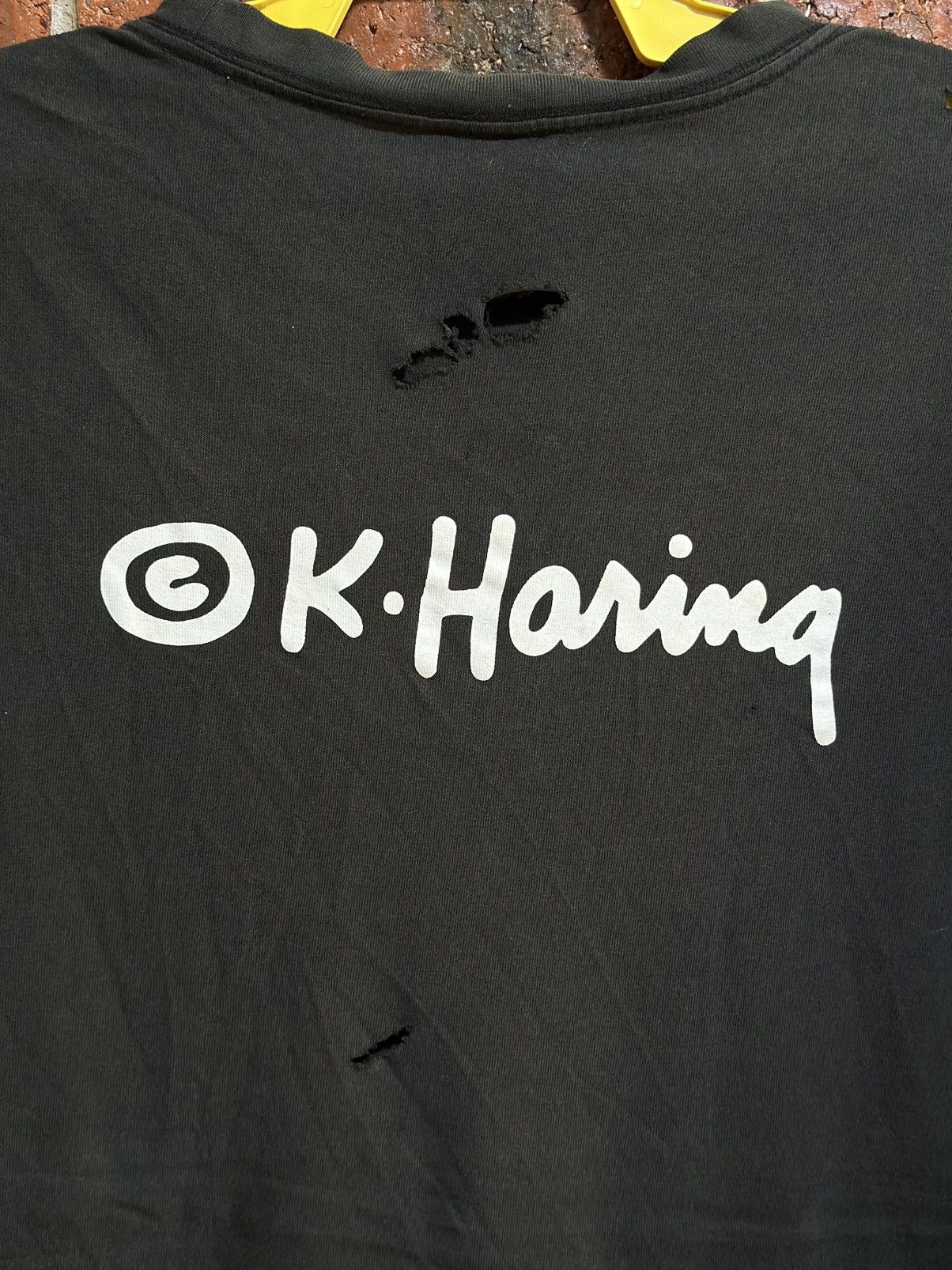 Keith Haring Thrashed Vintage Keith Haring Sun Faded Tee Size US L / EU 52-54 / 3 - 7 Thumbnail