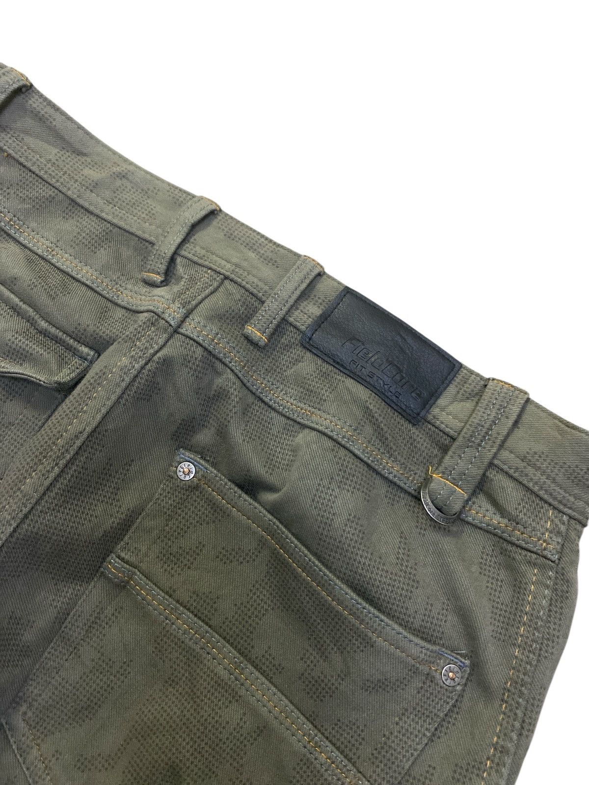 Japanese Brand Rare Field Core Curved Cargo Pants Size US 33 - 12 Thumbnail
