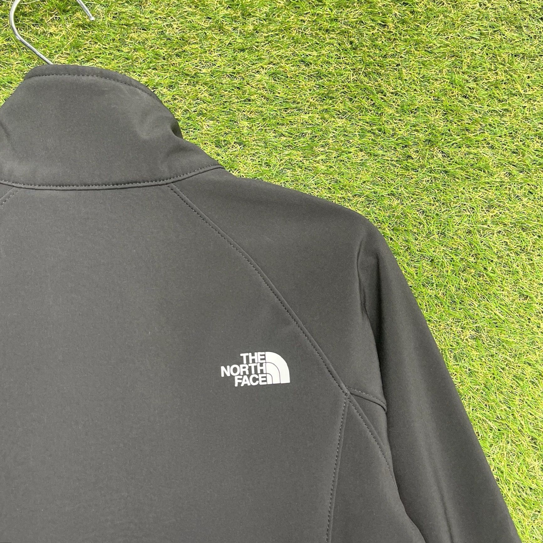 The North Face The North Face Jacket Womens Medium Black Full Zip Polyester Pocket Windwall Size M / US 6-8 / IT 42-44 - 3 Thumbnail