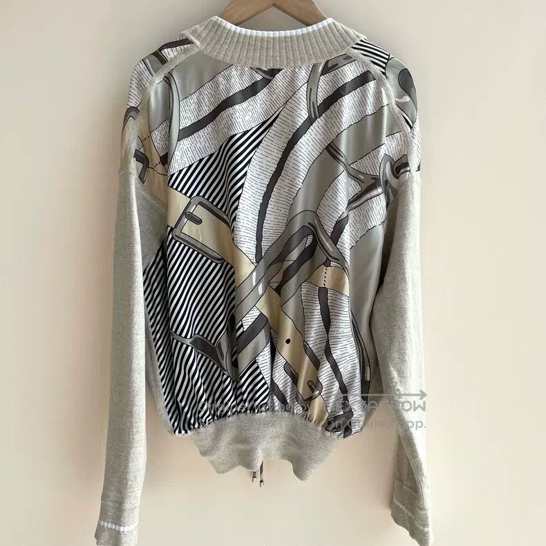 Hermes Hermes Silk V-Neck Cashmere Knit Sweater in Oatmeal Color Size XXS / US 00 / IT 34 - 2 Thumbnail