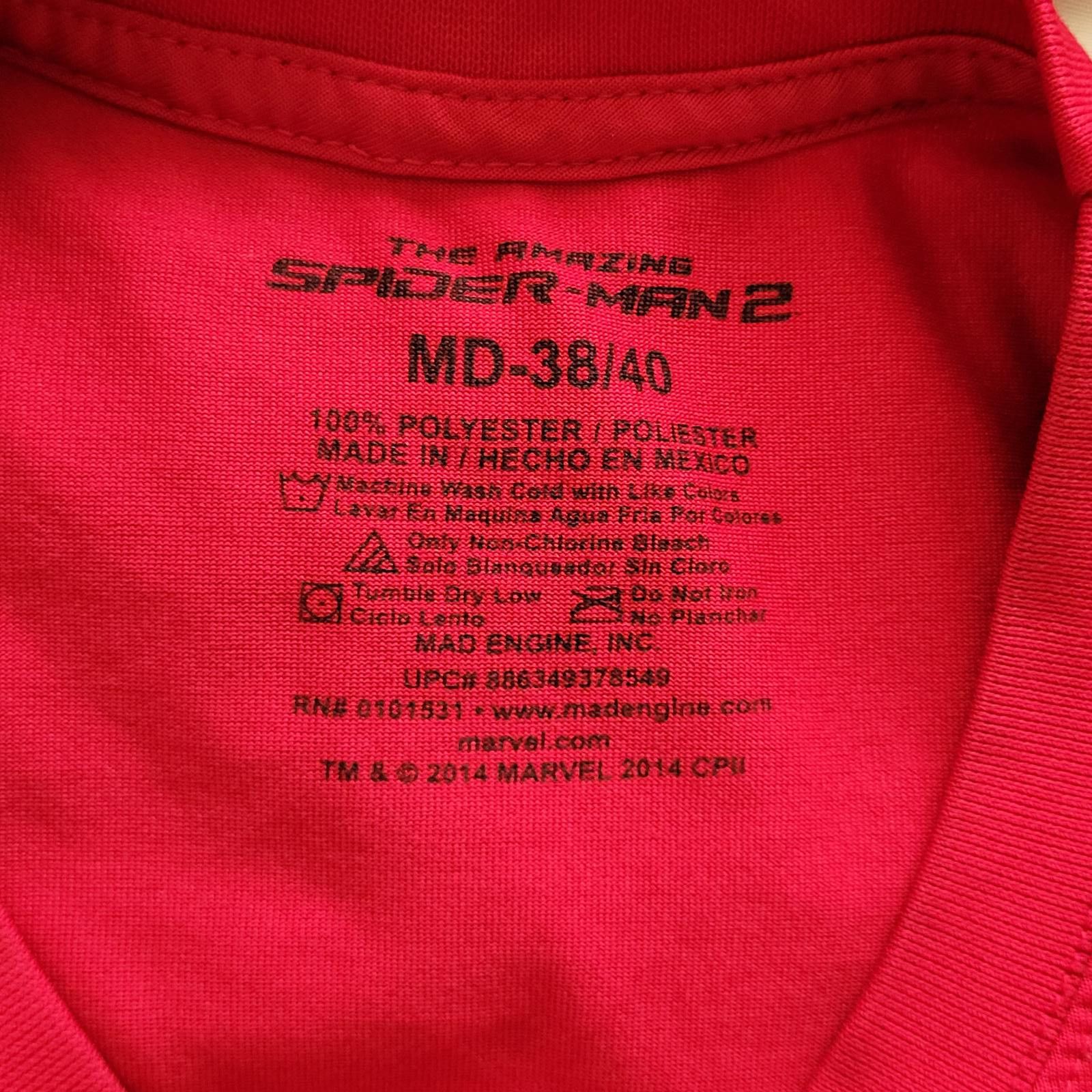 Marvel Comics Marvel Spider-Man Red Graphic T-Shirt MD 38/40 Mad Engine Size US M / EU 48-50 / 2 - 3 Thumbnail