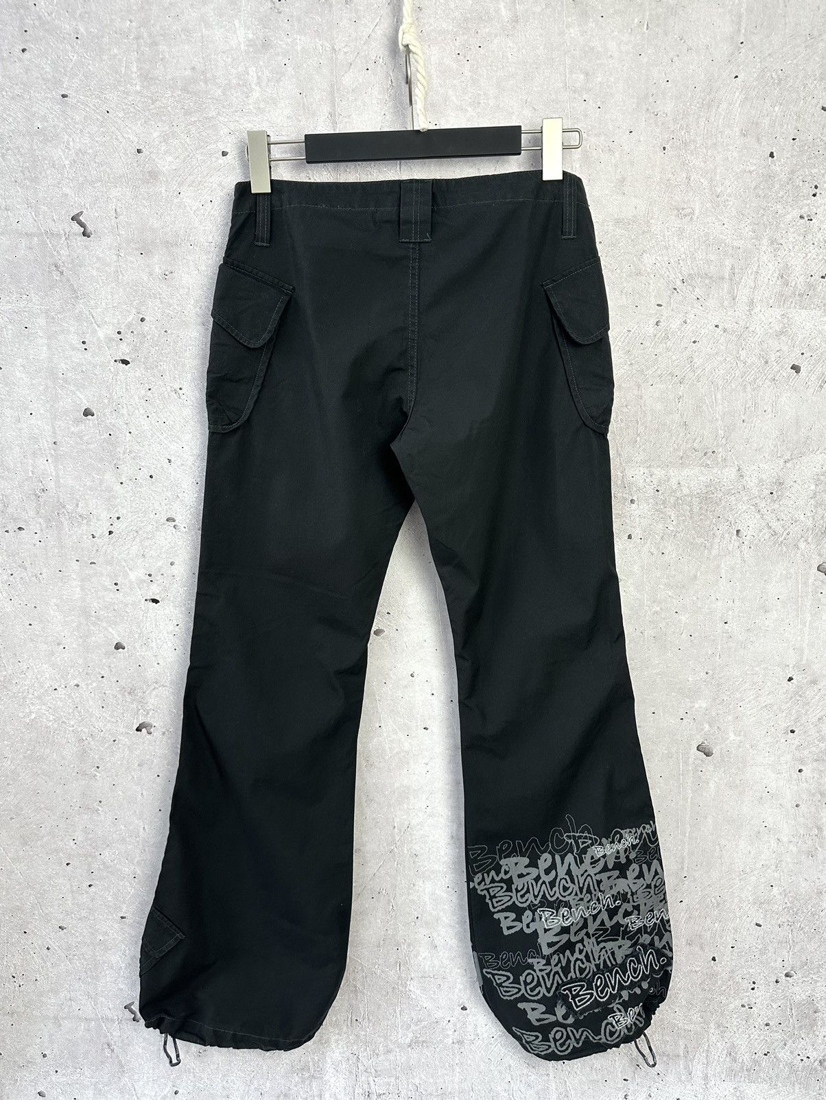 Japanese Brand × Vintage Y2K Vintage Black Cargo Flared Printed Pants Size 28" / US 6 / IT 42 - 6 Thumbnail