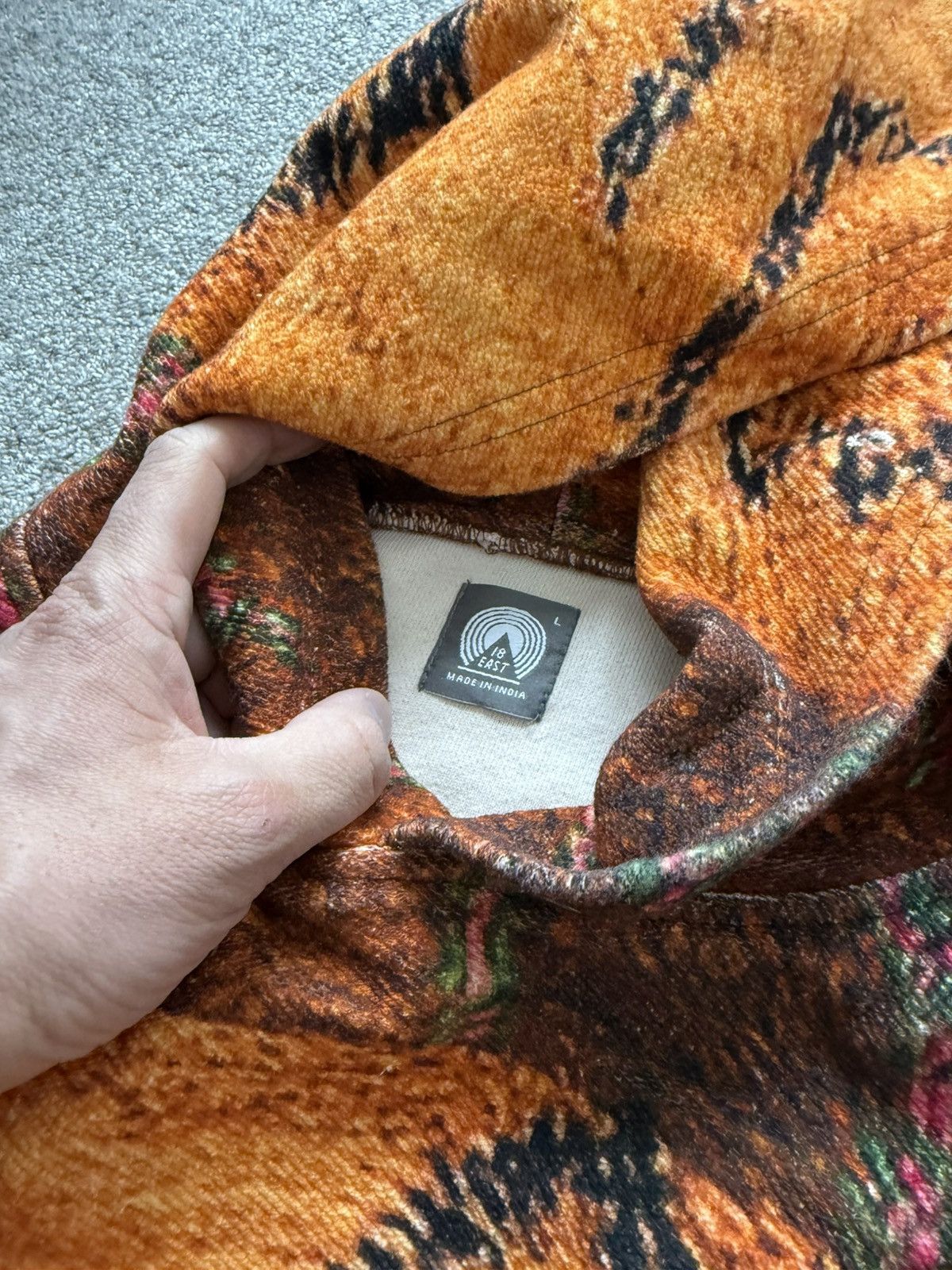 18 East 18 East India Tiger Pattern Size US L / EU 52-54 / 3 - 2 Thumbnail