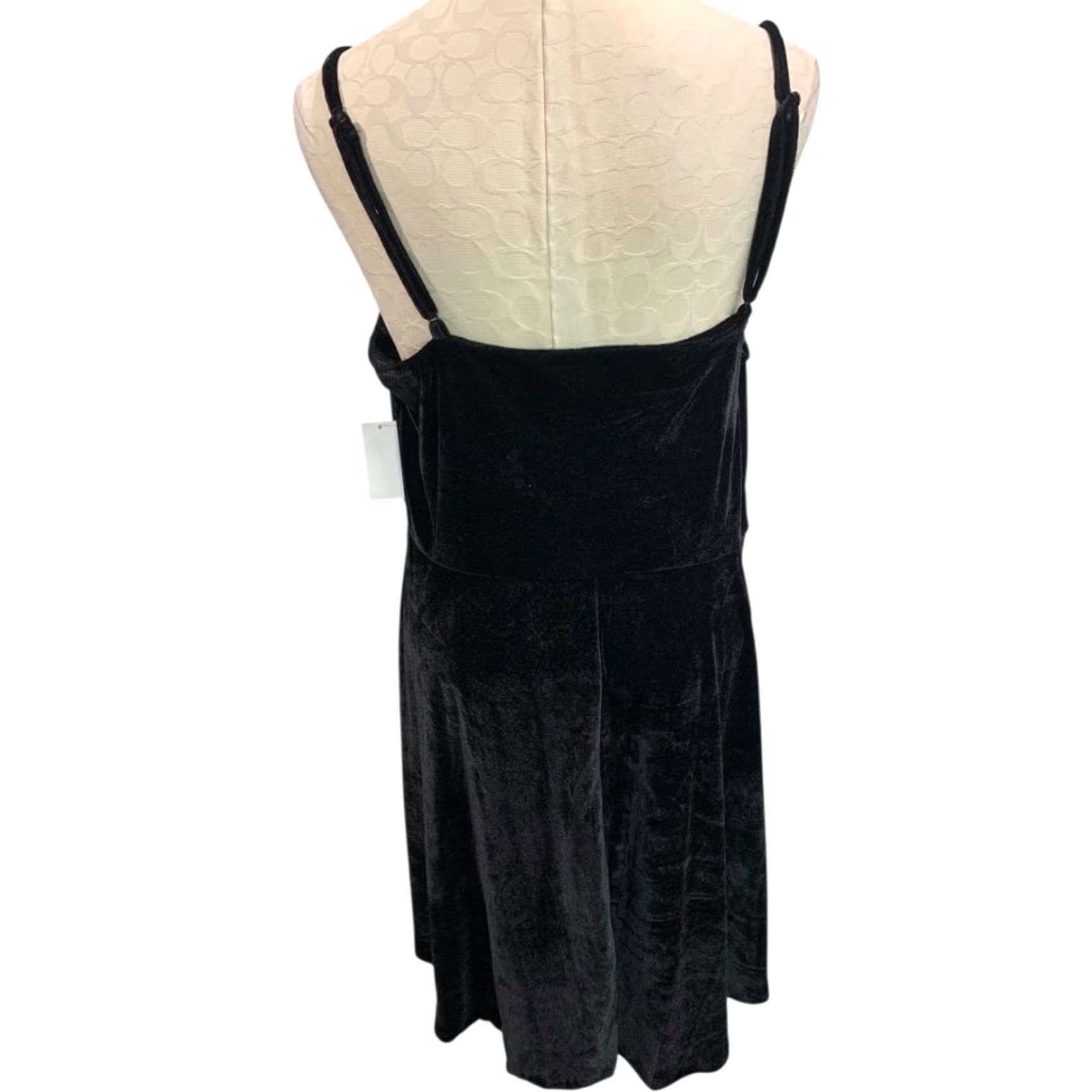 Joe Boxer VINTAGE Joe Boxer Velour Dress Spaghetti Strap Junior Womens 2X Knee Length Black New Size XXL / US 16-18 / IT 52-54 - 4 Thumbnail