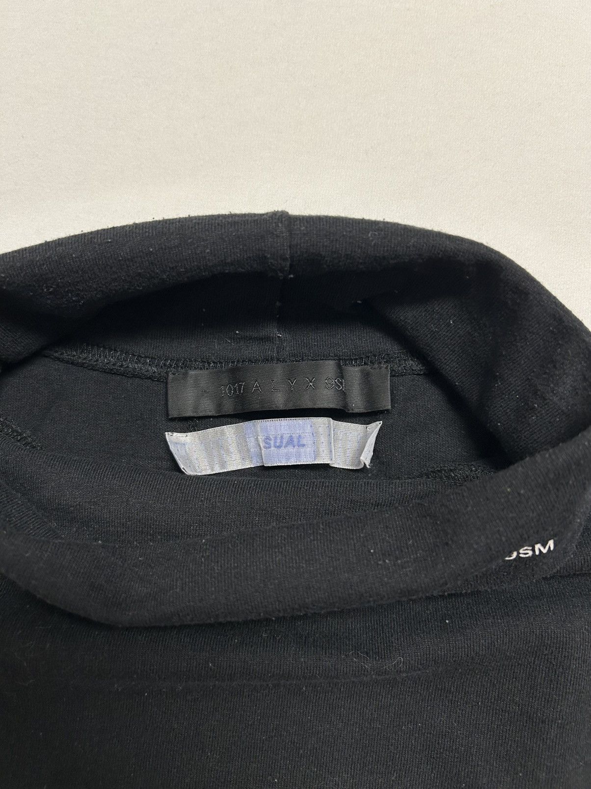 1017 ALYX 9SM FW2020 Turtle Neck Long Sleeve Size US M / EU 48-50 / 2 - 5 Thumbnail