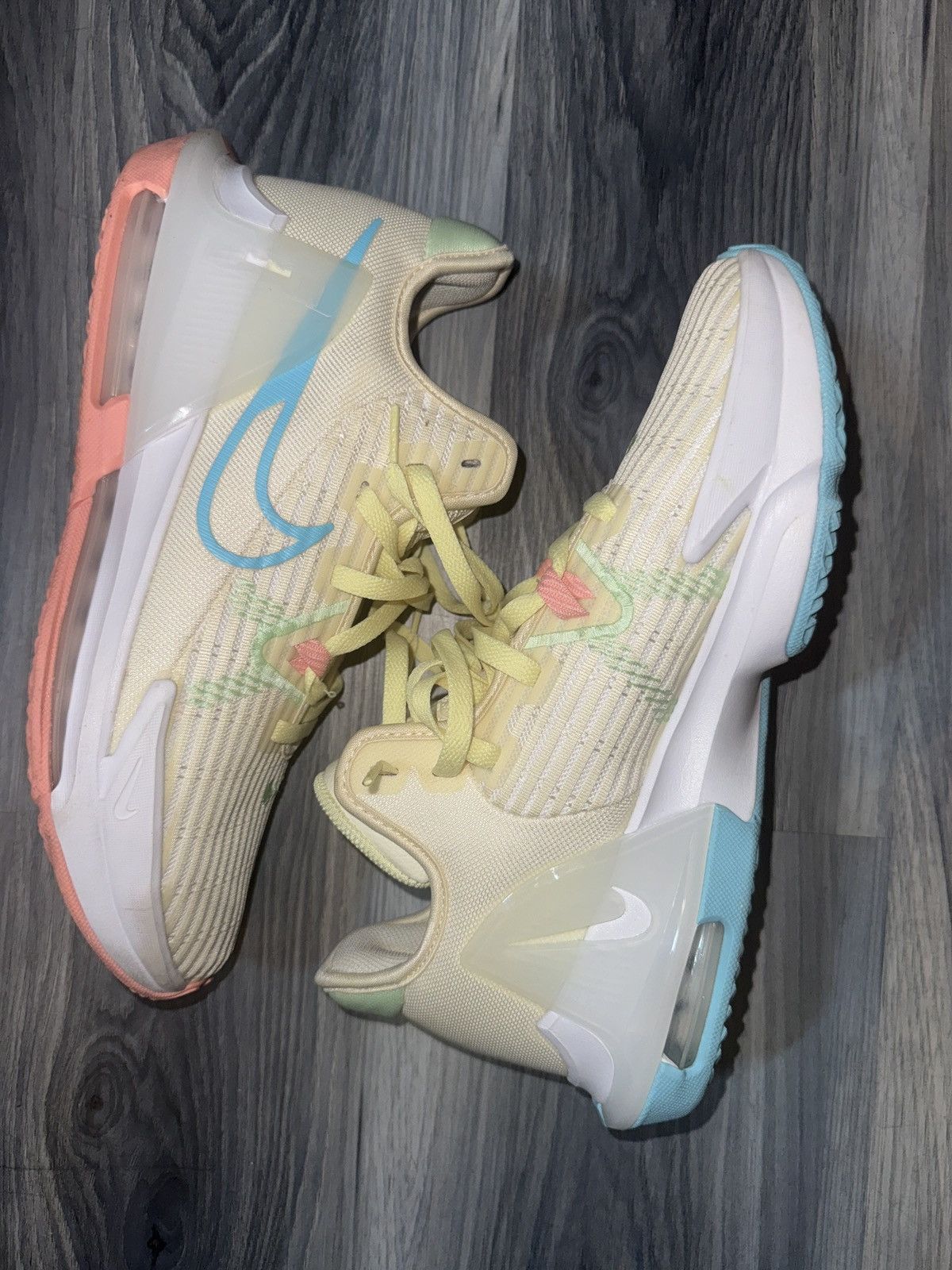 Nike Nike LeBron Witness VI Size US 10 / EU 43 - 4 Thumbnail