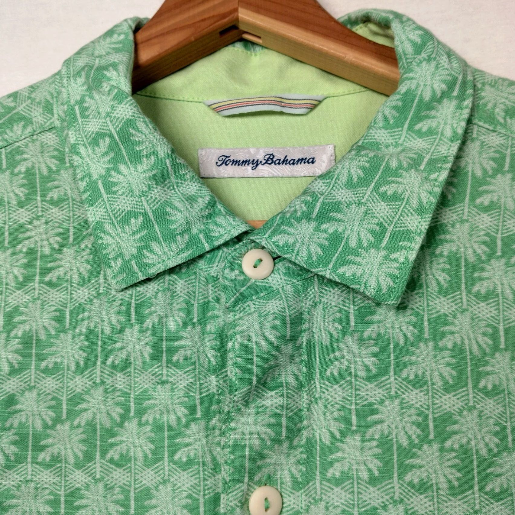 Tommy Bahama Tommy Bahama Shirt Men Large Green Rayon Palm Trees Beach Island Vacation Short Sleeve Button-Up Collared Mens Size US L / EU 52-54 / 3 - 4 Thumbnail