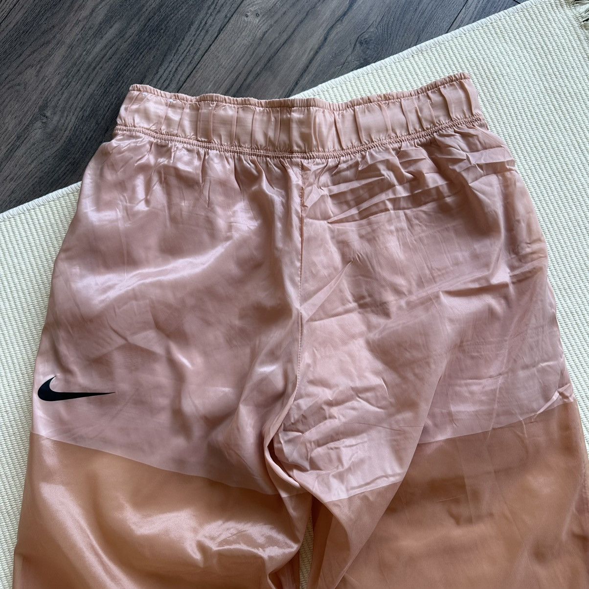 Nike Nike Rose Gold Clay Tech Pack Sheer Woven Track Pants Size 27" / US 4 / IT 40 - 8 Thumbnail
