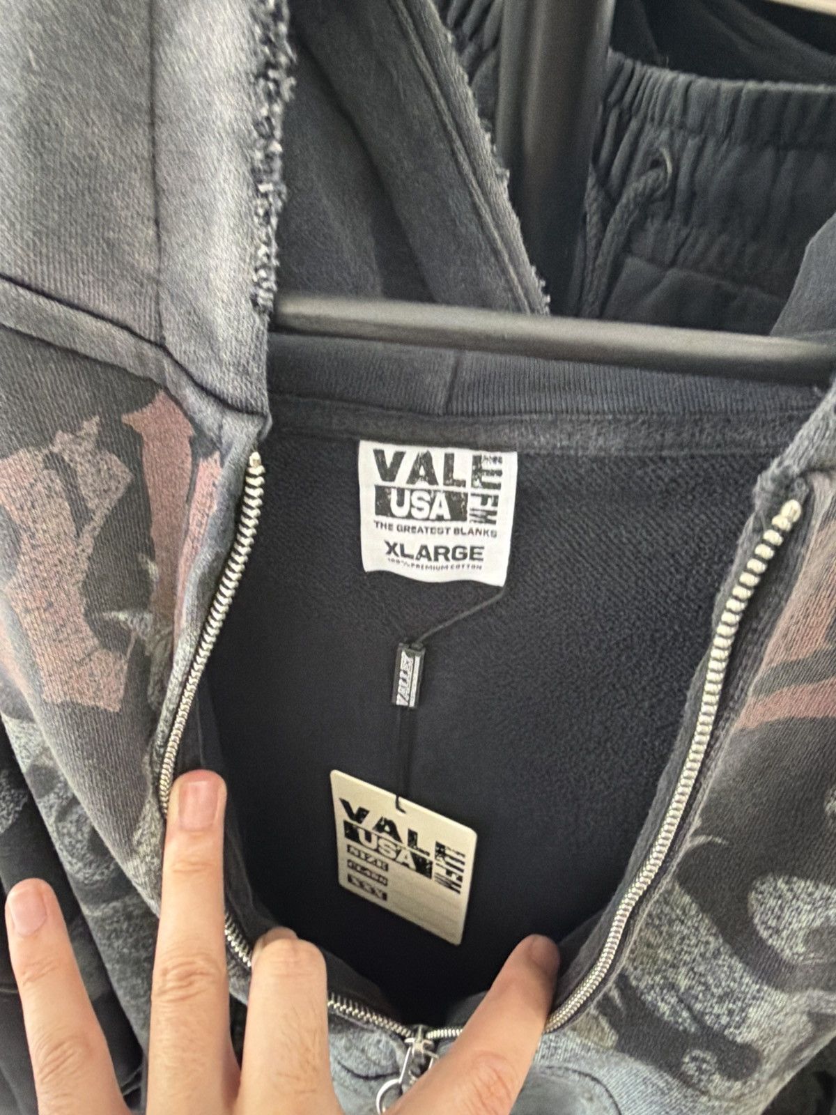 Vale Vale Forever Nostalgia Zipup Black Size US XL / EU 56 / 4 - 3 Thumbnail