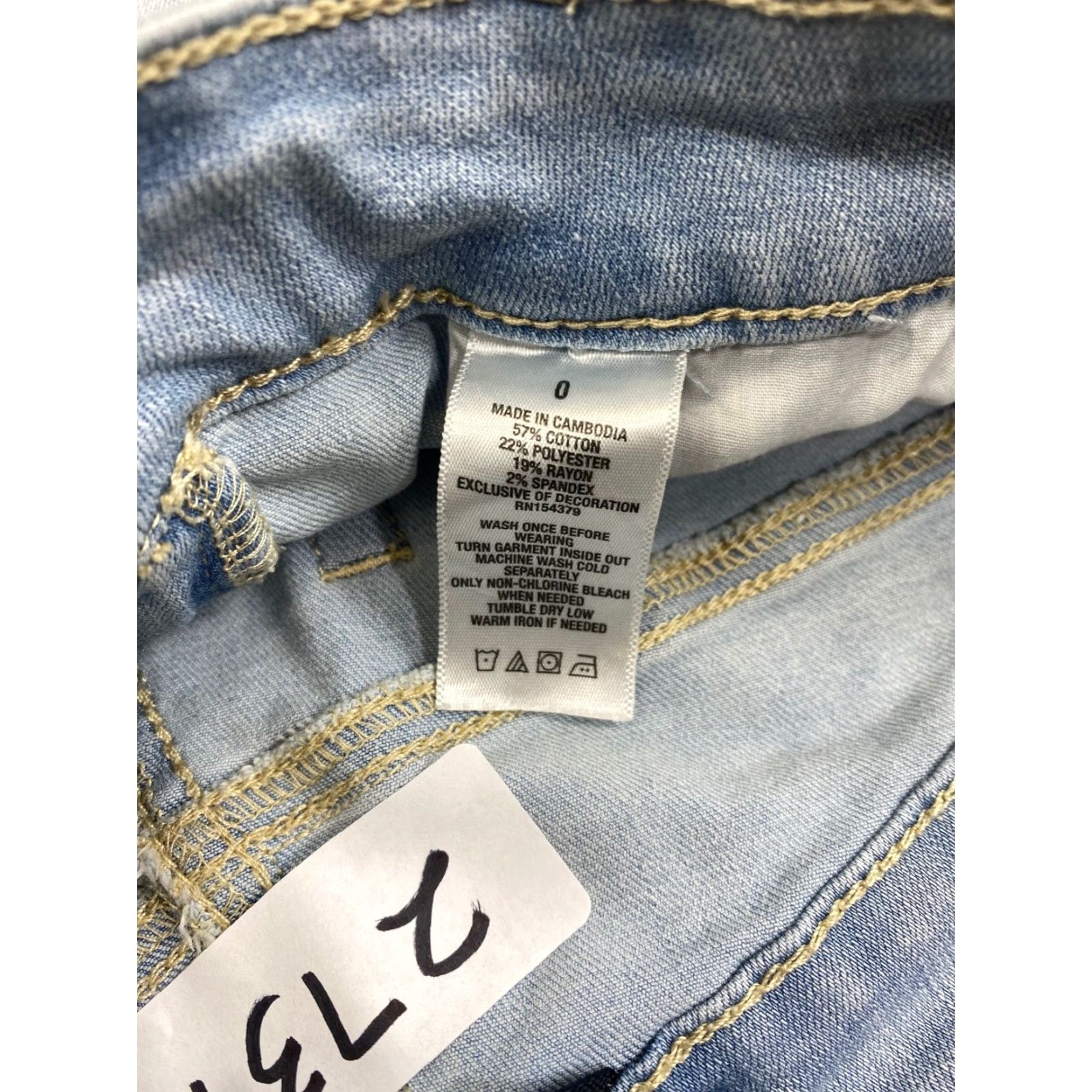 Aeropostale Aero High Rise Midi Light Wash Blue Denim Shorts Distress Women 0 Aeropostale Denim Shorts Regular Blue Distress 0 Womens Size 25" / US 0 / IT 36 - 4 Thumbnail