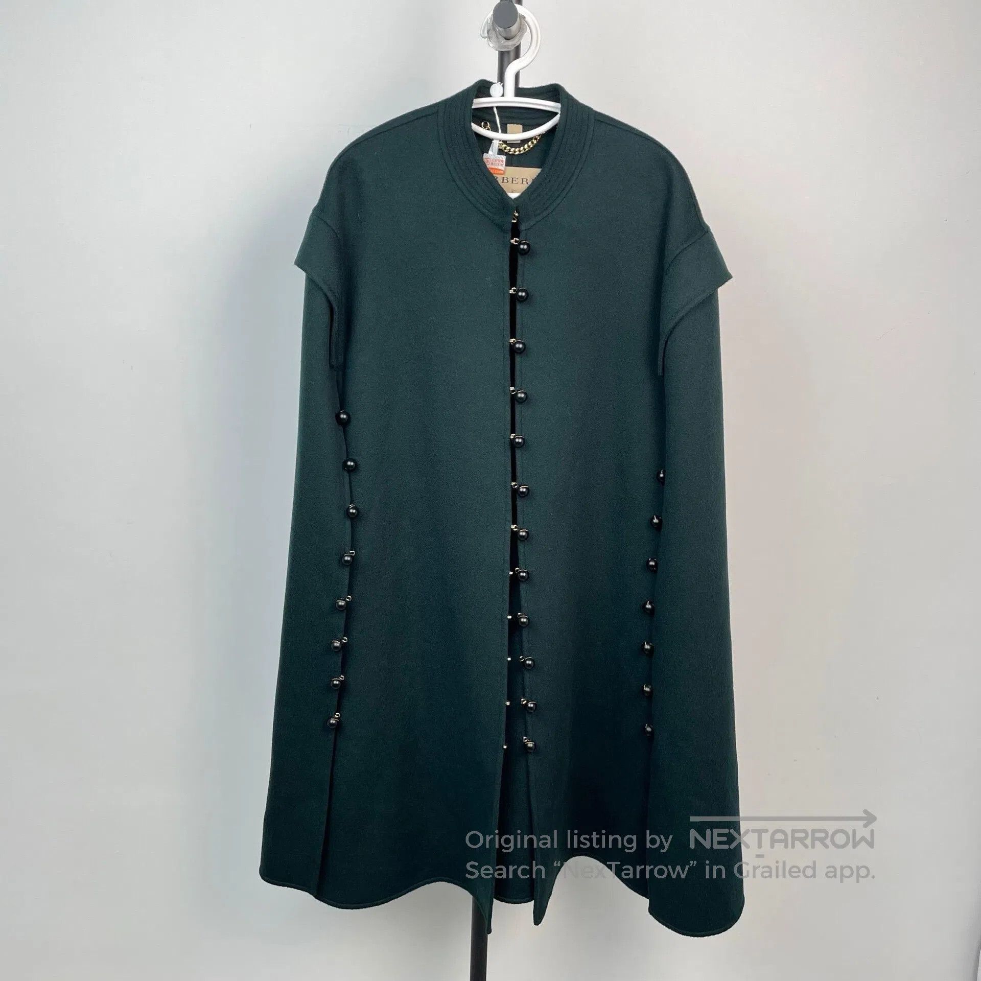 Burberry Burberry Luxurious Olive Green Buttoned Cloak Coat| Size US M / EU 48-50 / 2 - 1 Thumbnail