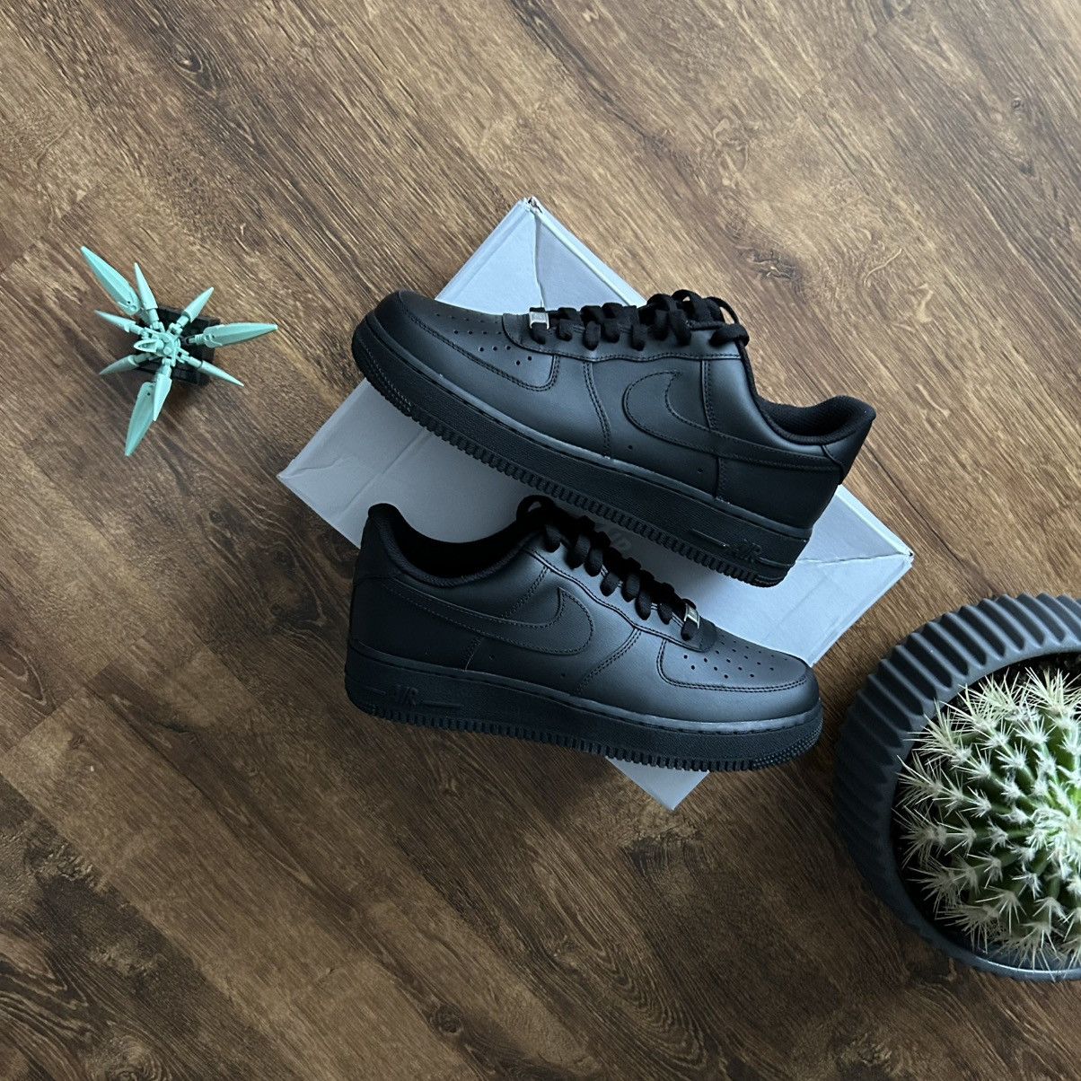 Nike Black Nike Air Force 1 Size US 9.5 / EU 42-43 - 1 Thumbnail