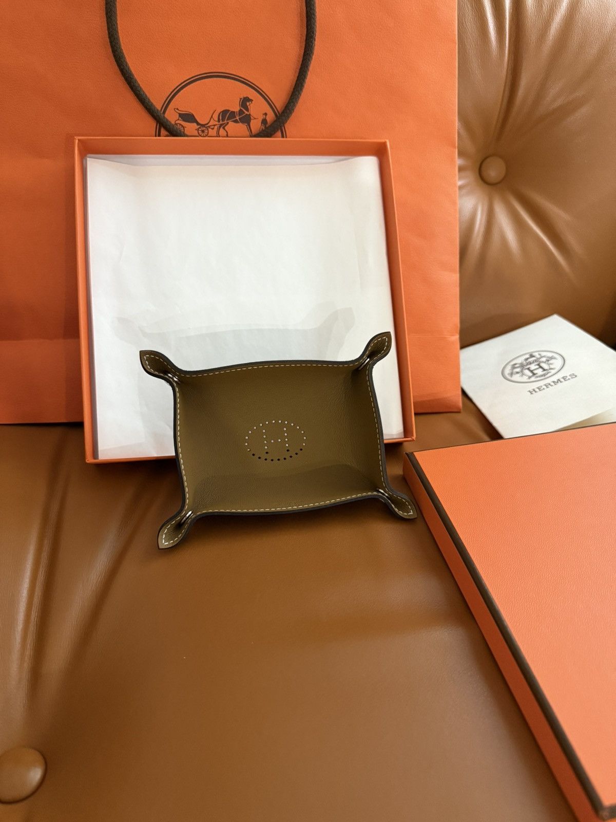 Hermes Hermes Mises et Relances Desk card tray Kraft [NEW] Size ONE SIZE - 2 Thumbnail