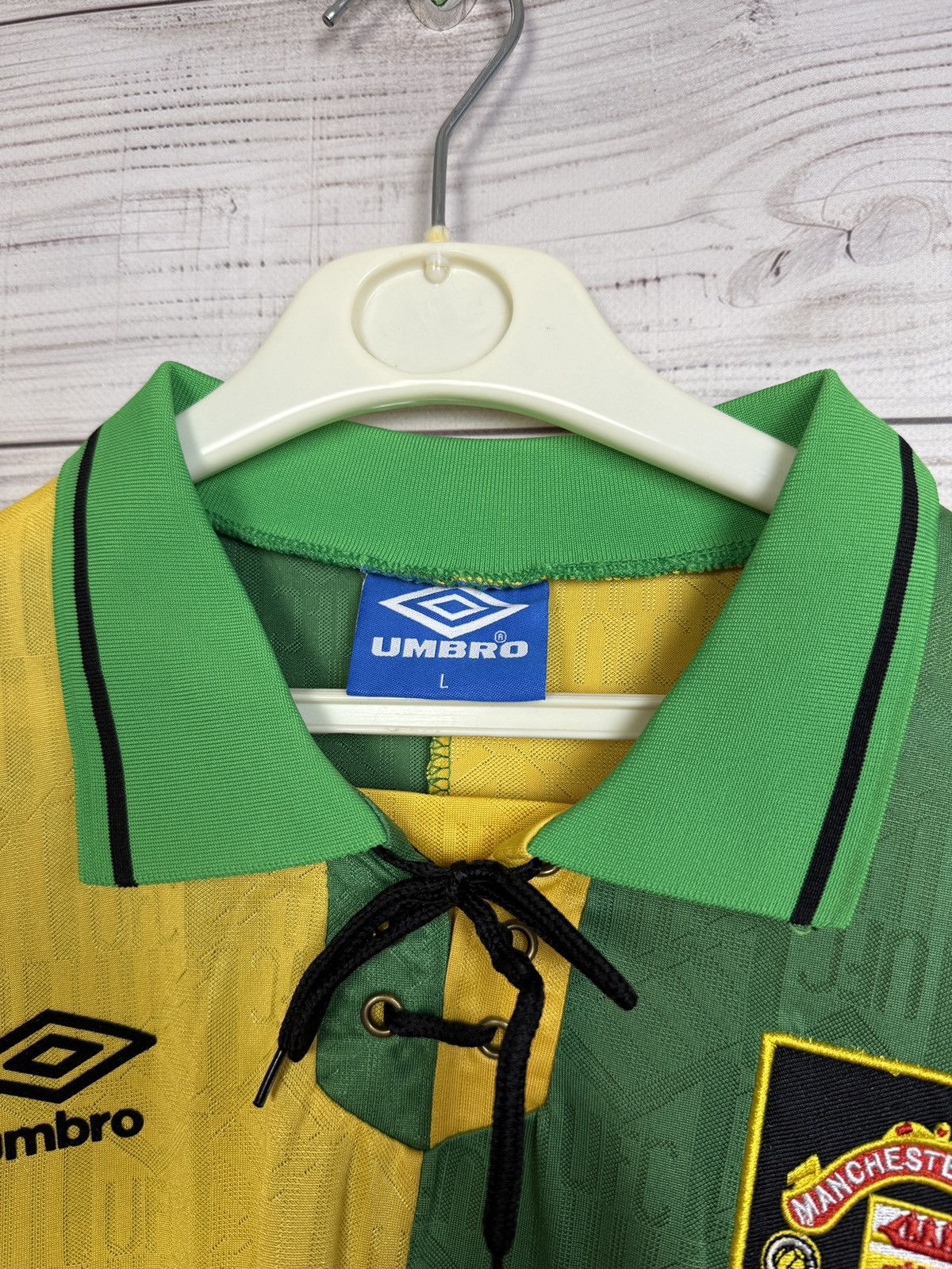 Umbro Umbro Sharp Manchester United White Soccer Jersey Longsleeve Size US L / EU 52-54 / 3 - 10 Thumbnail