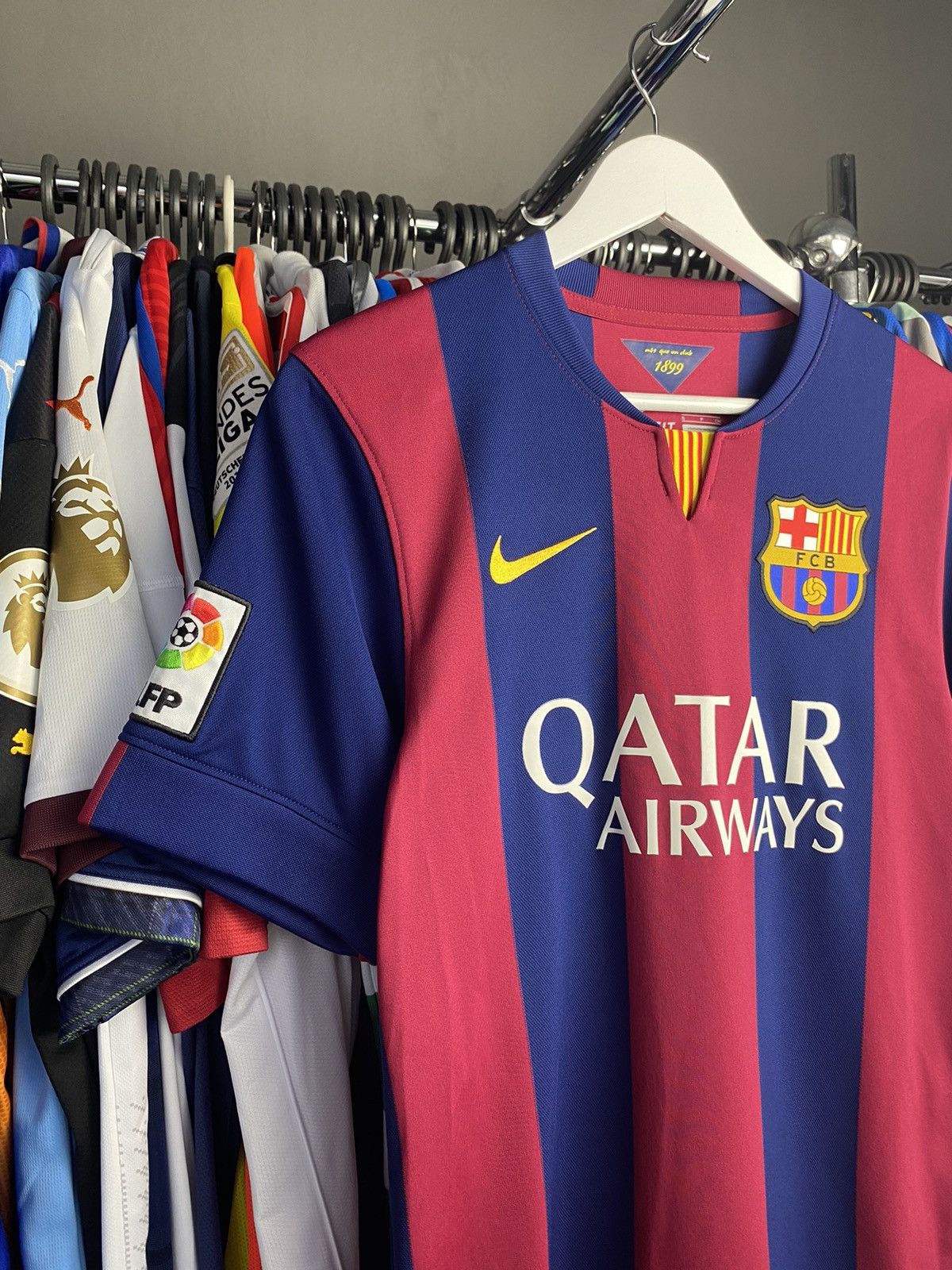 Nike 2014/15 NIKE BARCELONA #22 DANI ALVES FOOTBALL JERSEY SHIRT Size US S / EU 44-46 / 1 - 3 Thumbnail