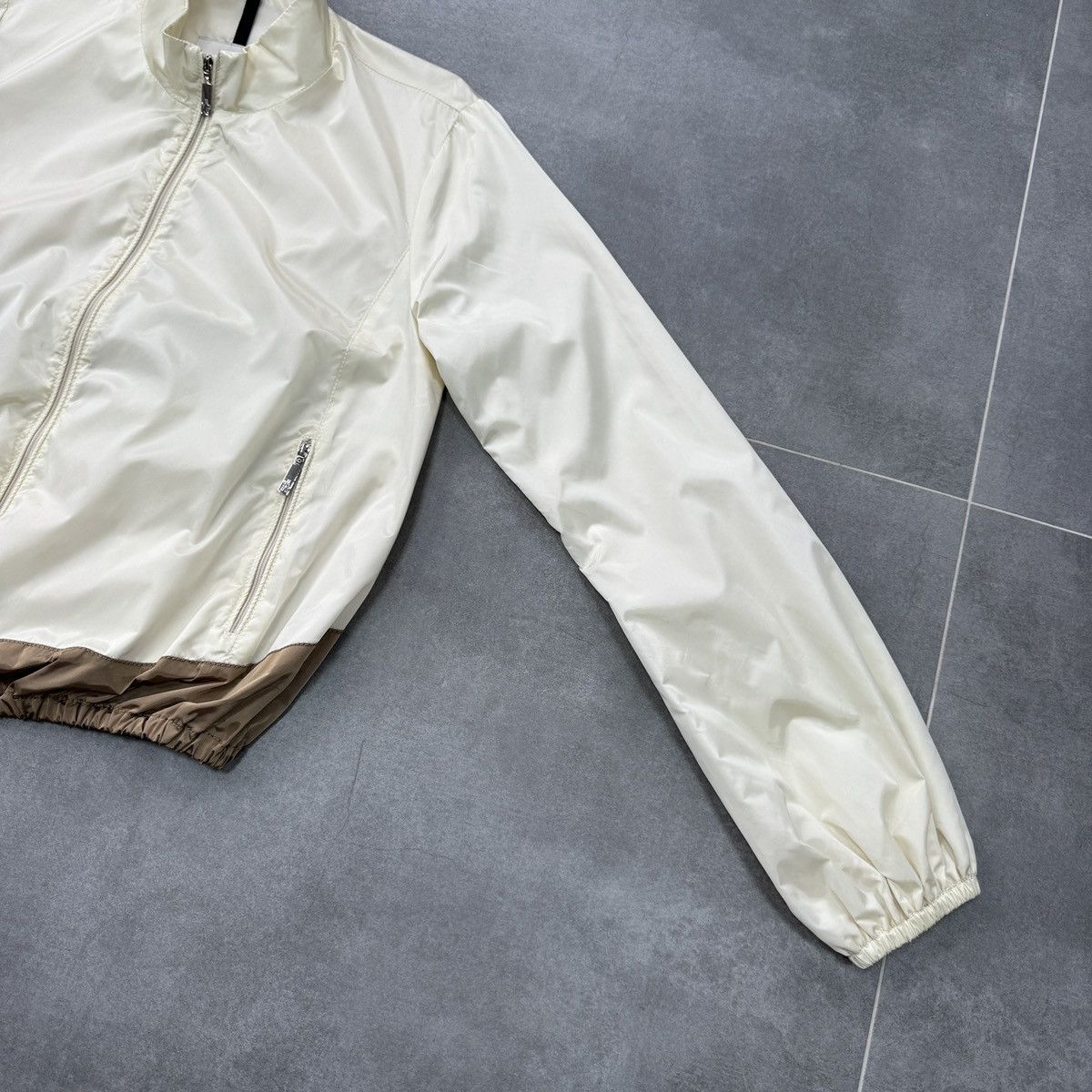 Moncler Authentic Moncler Piren Women Jacket Size 0 (S) Size S / US 4 / IT 40 - 8 Thumbnail