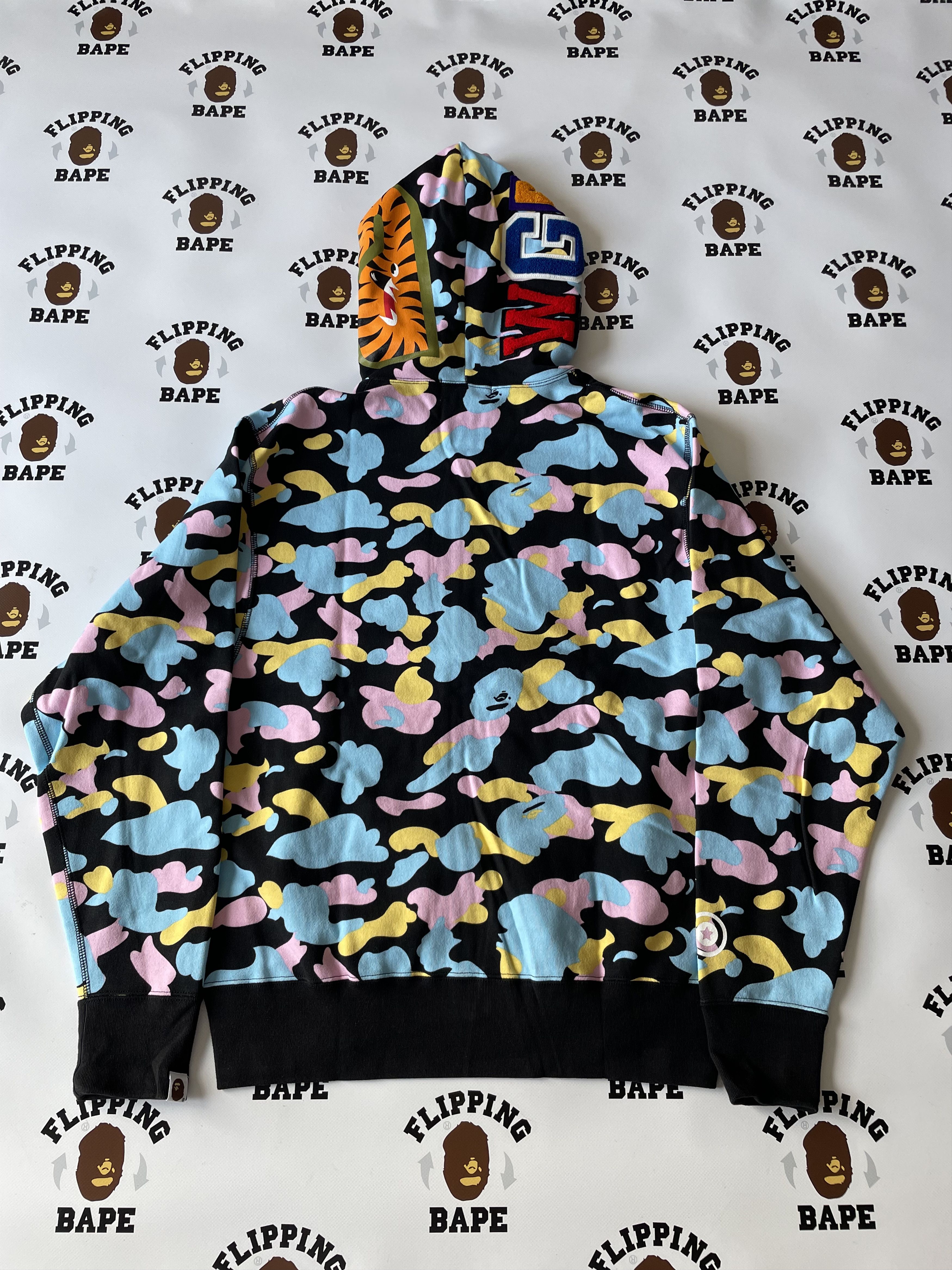 Bape BAPE NEW MULTI CAMO SHARK RELAXED FIT FULL ZIP HOODIE Size US L / EU 52-54 / 3 - 2 Thumbnail