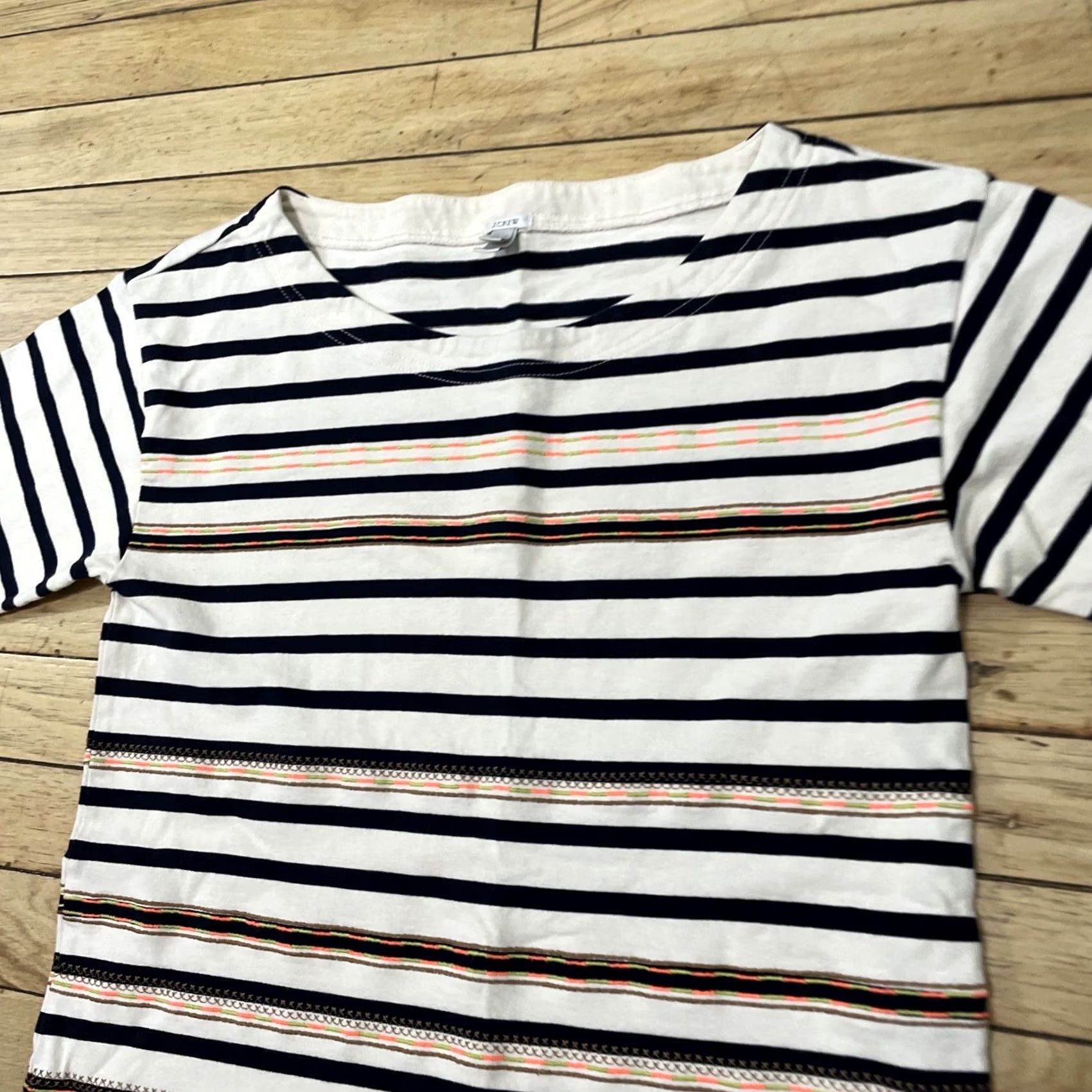 J.Crew J. Crew Boho Striped Shirt S Blue Cream Neon Aztec Geometric Fairy Coastal Top Size S / US 4 / IT 40 - 3 Thumbnail