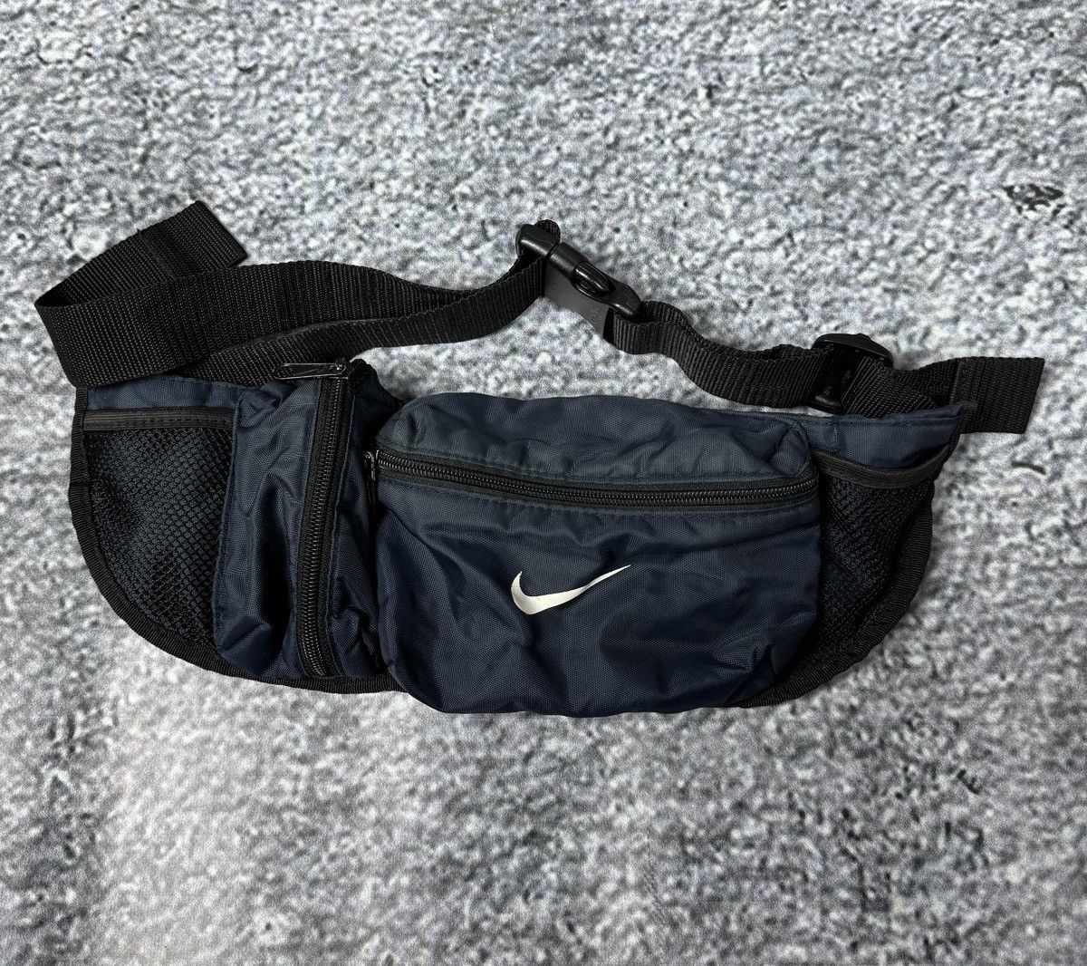 Nike Nike Vintage 90s Waist Bag Swoosh Logo Fanny Pack Belt Bag Size ONE SIZE - 1 Thumbnail