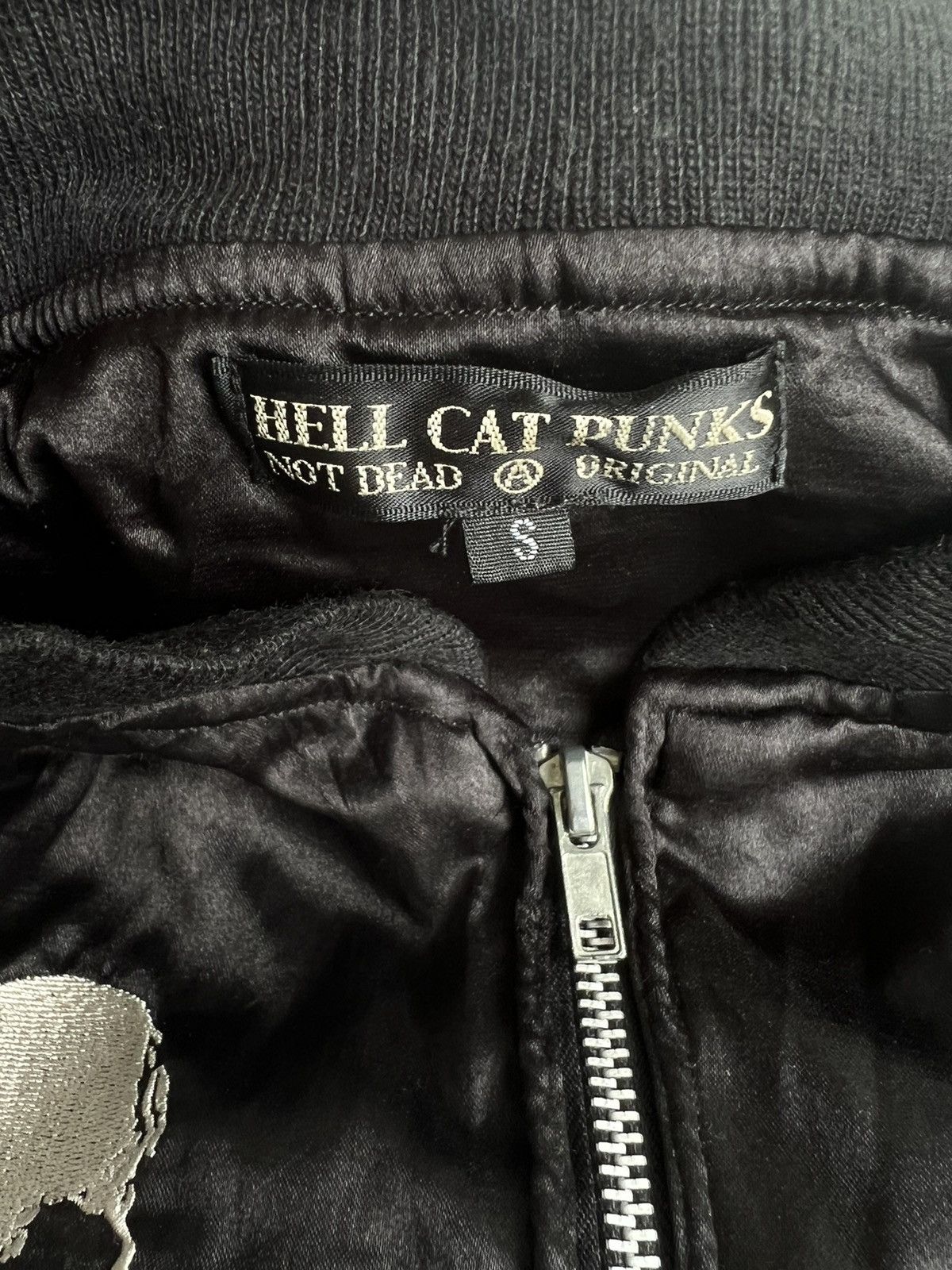 Hysteric Glamour 🇯🇵 Exc. Hell Cat Punks 💀 Embroidery "Peace" Crop Sukajan Size M / US 6-8 / IT 42-44 - 8 Thumbnail