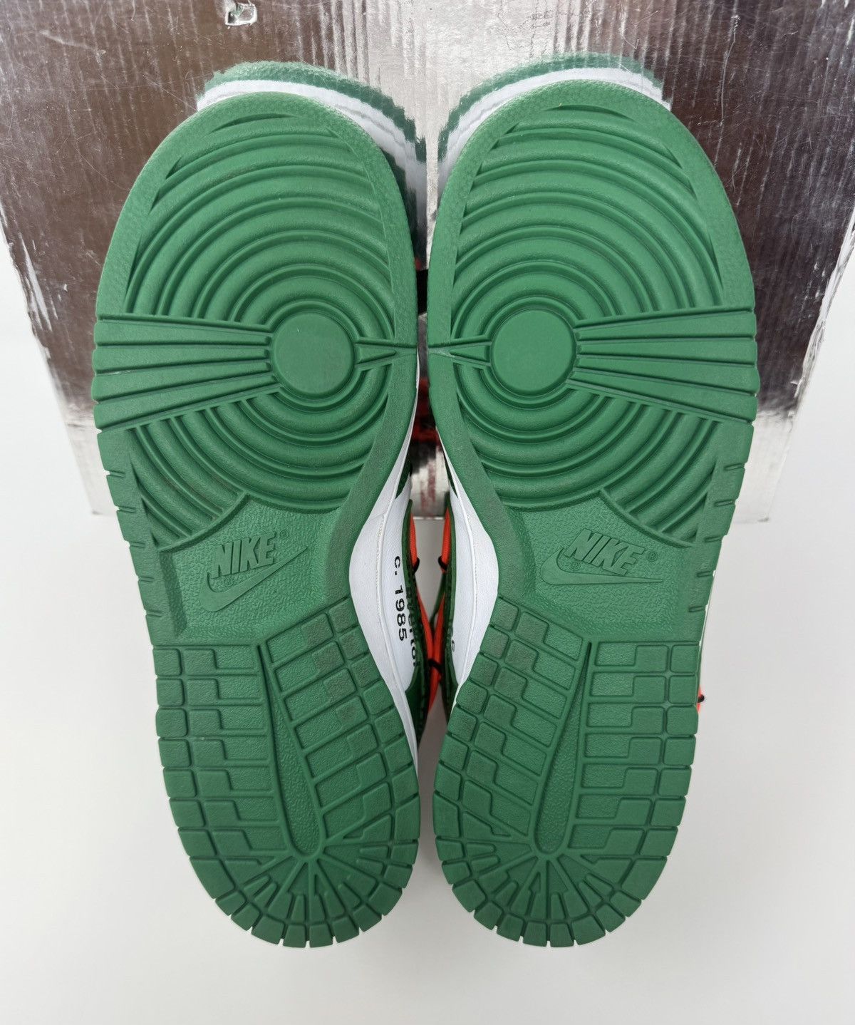 Nike × Off-White Nike Off-White Dunk Low Pine Green Size US 9.5 / EU 42-43 - 6 Thumbnail