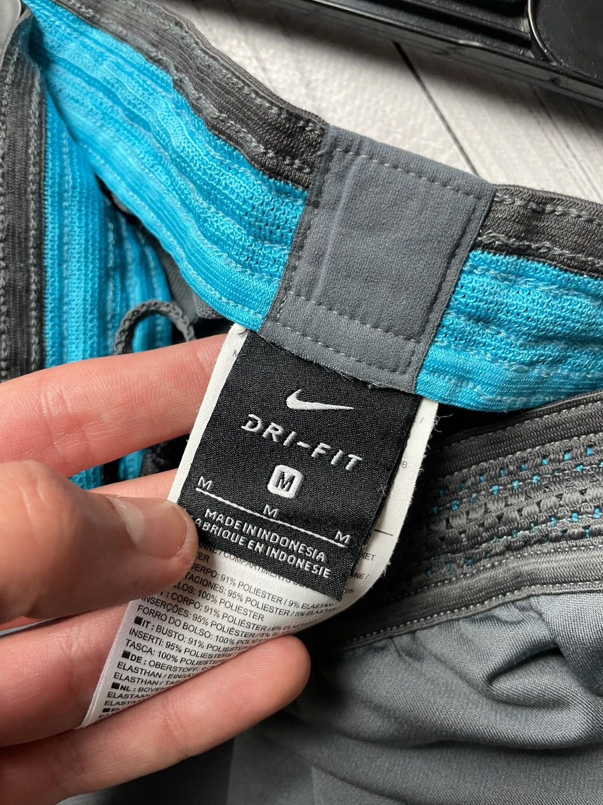 Nike × Vintage Vintage Nike Tottenham soccer joggers size M logo Size US 32 / EU 48 - 4 Thumbnail
