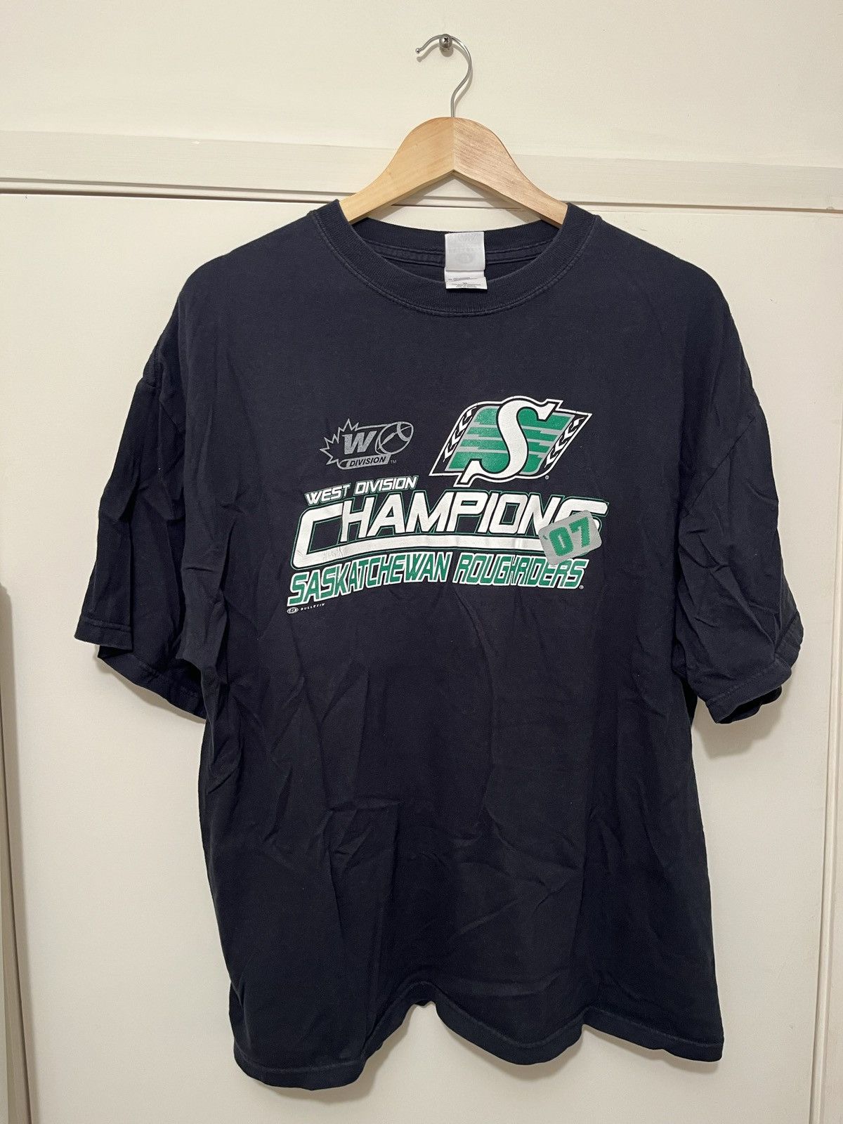 NFL × Vintage Vintage CFL Saskatchewan Roughriders ‘07 Champions T-Shirt Size US XL / EU 56 / 4 - 1 Thumbnail